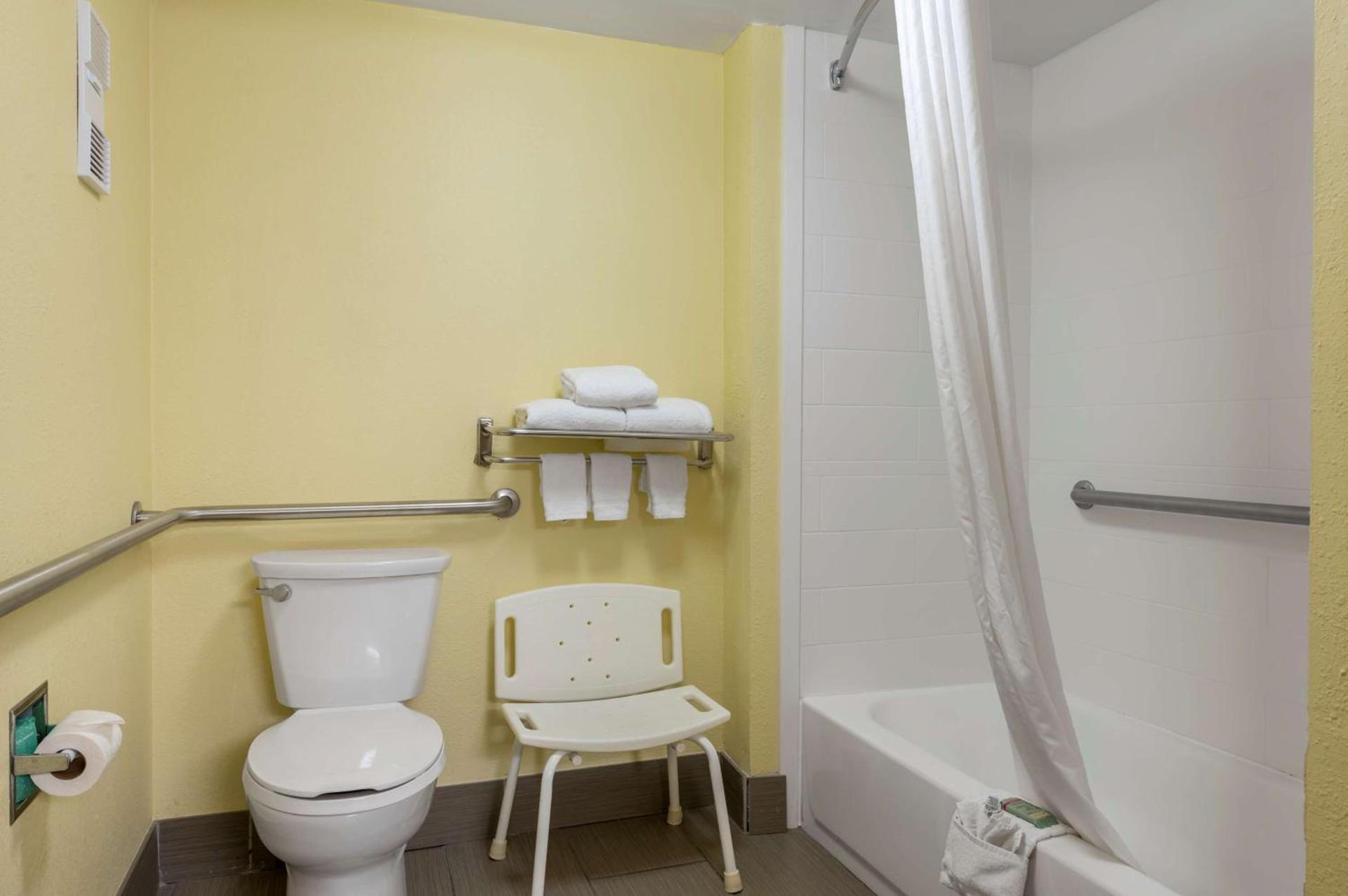 Best Western Louisville East Inn & Suites photo 21