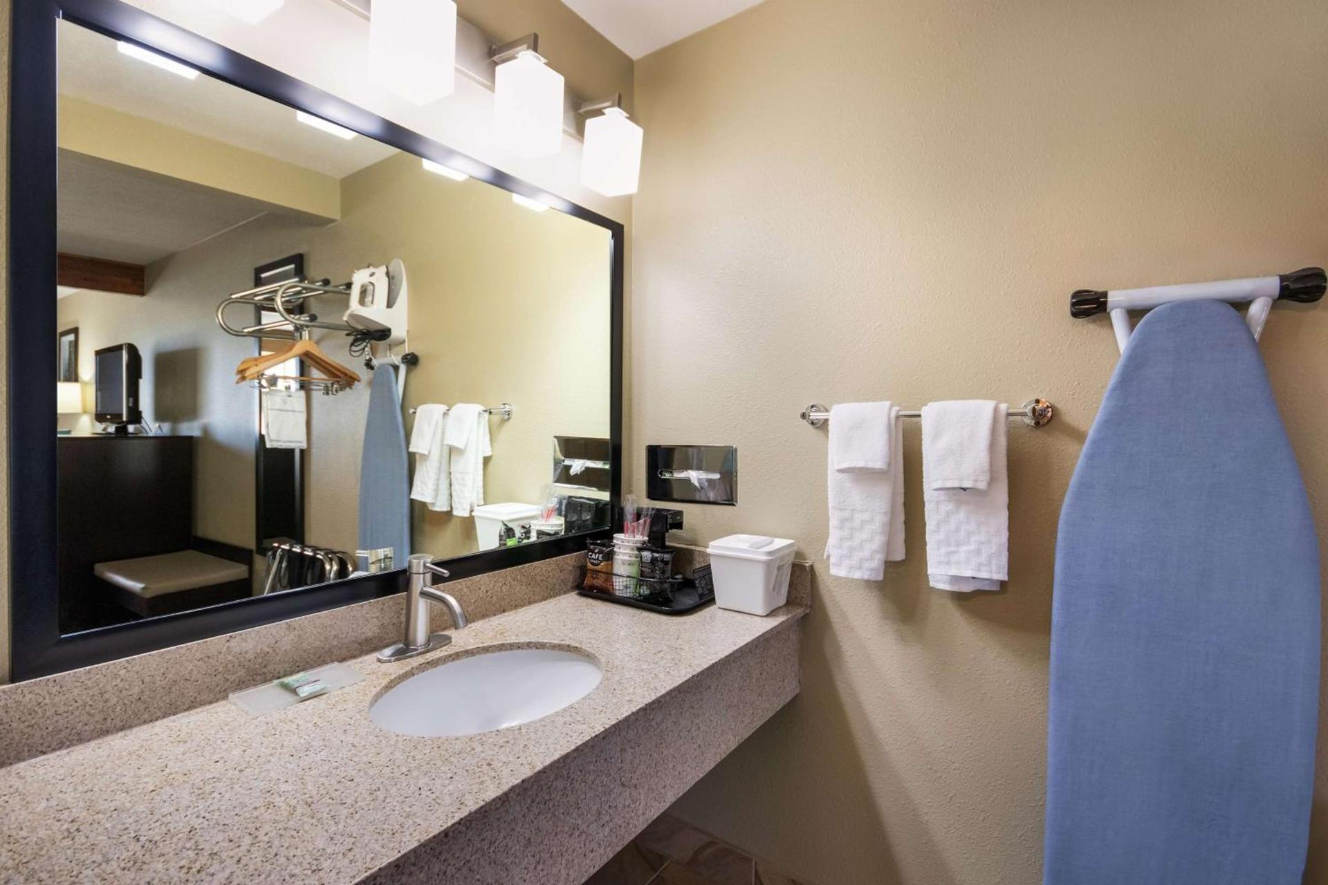 Best Western Weston Inn photo 21