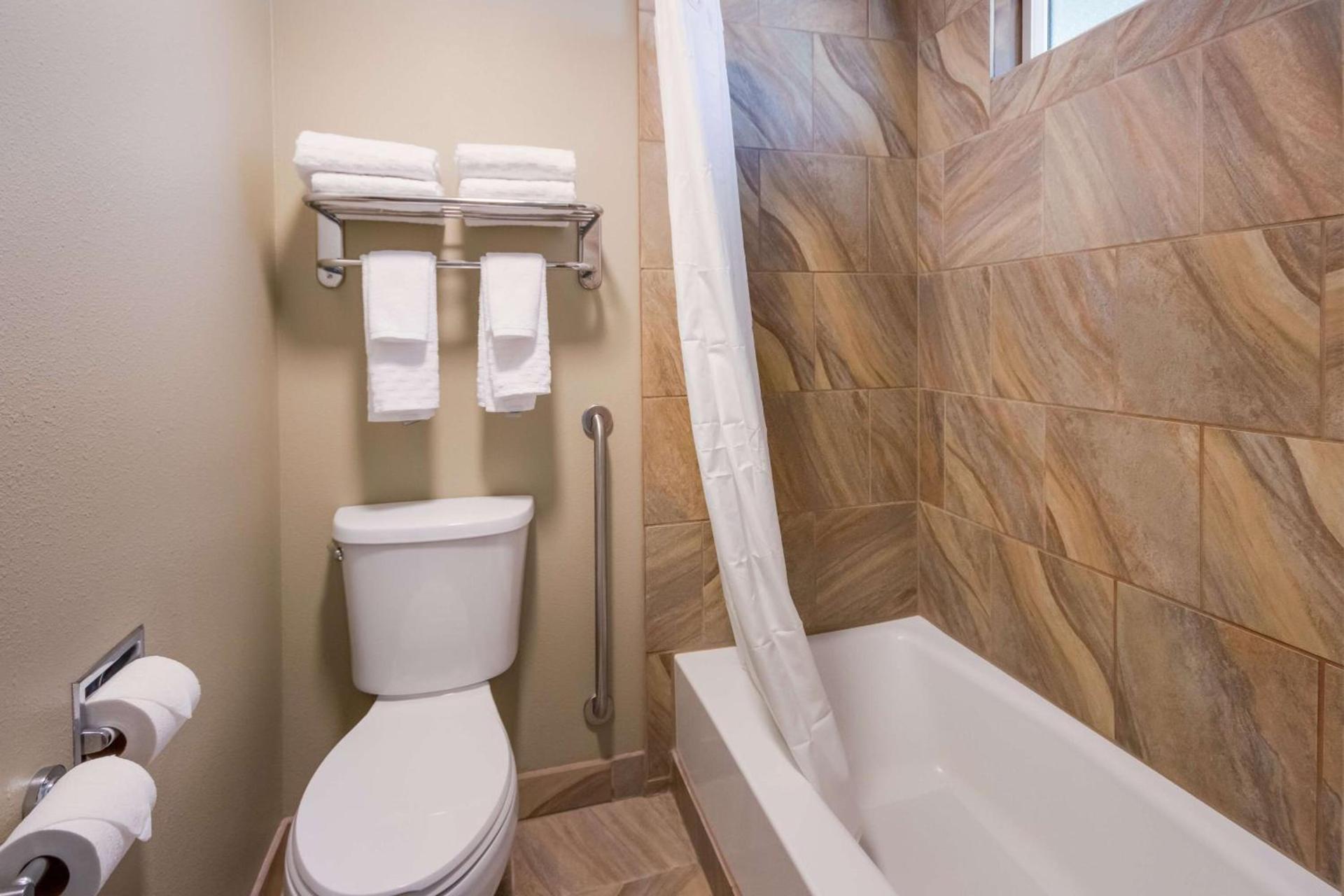 Best Western Weston Inn photo 22