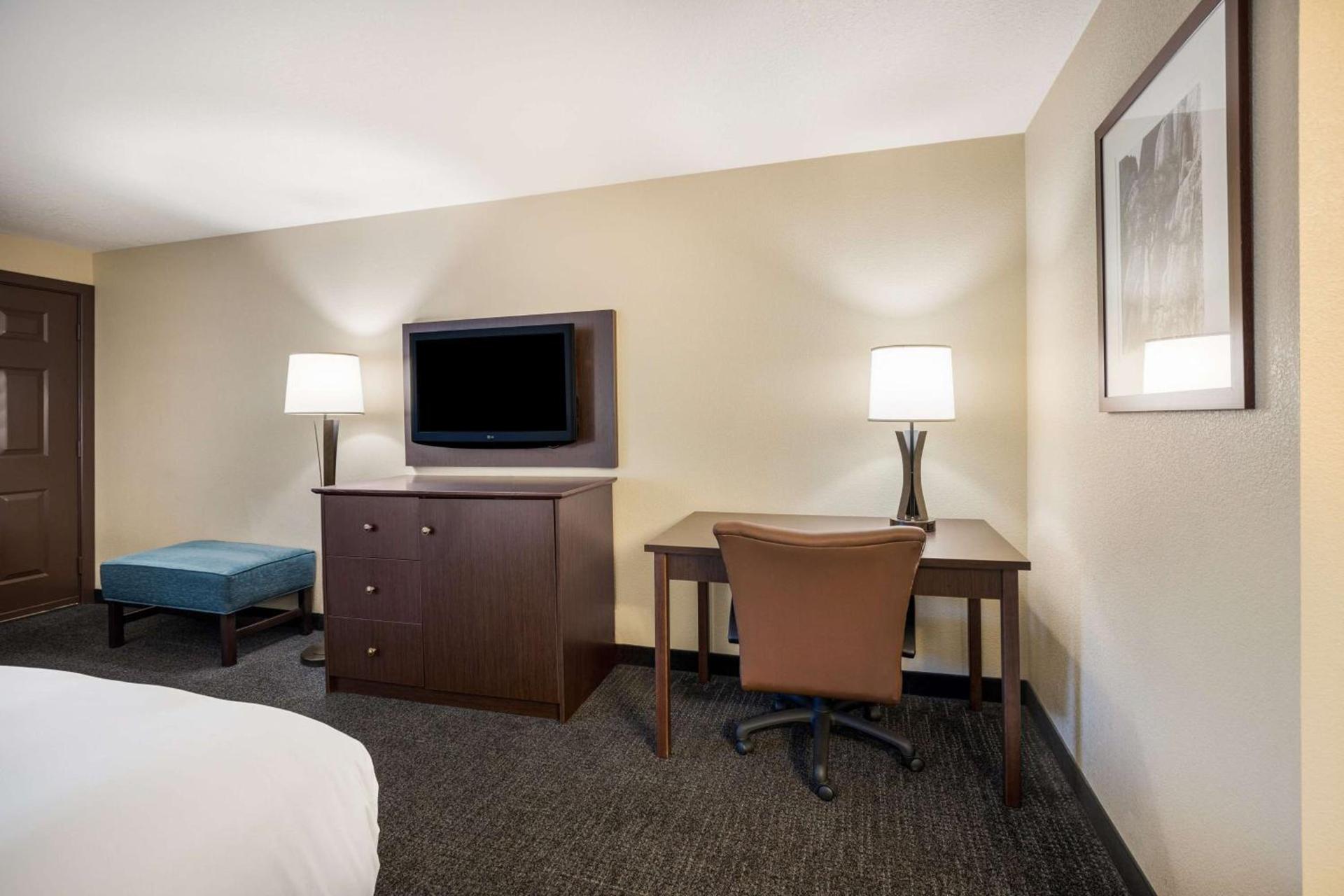 Best Western Windsor Inn photo 27