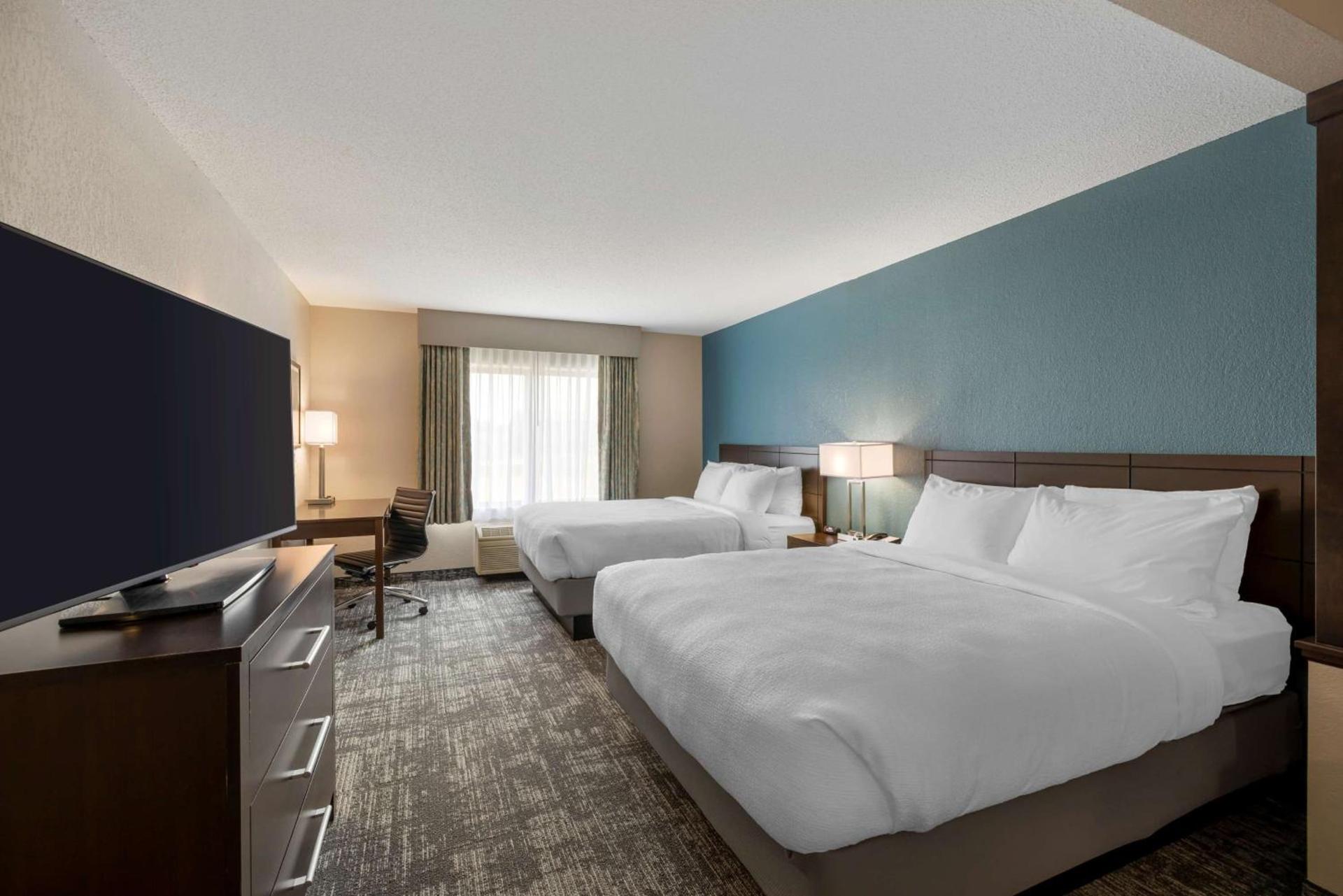 Best Western Watertown Inn & Suites photo 11