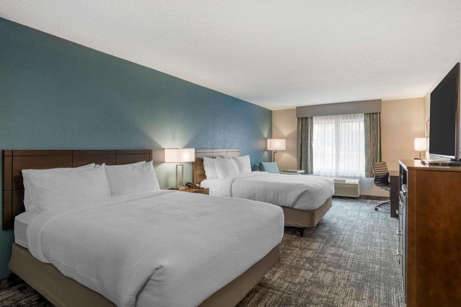 Best Western Watertown Inn & Suites photo 14