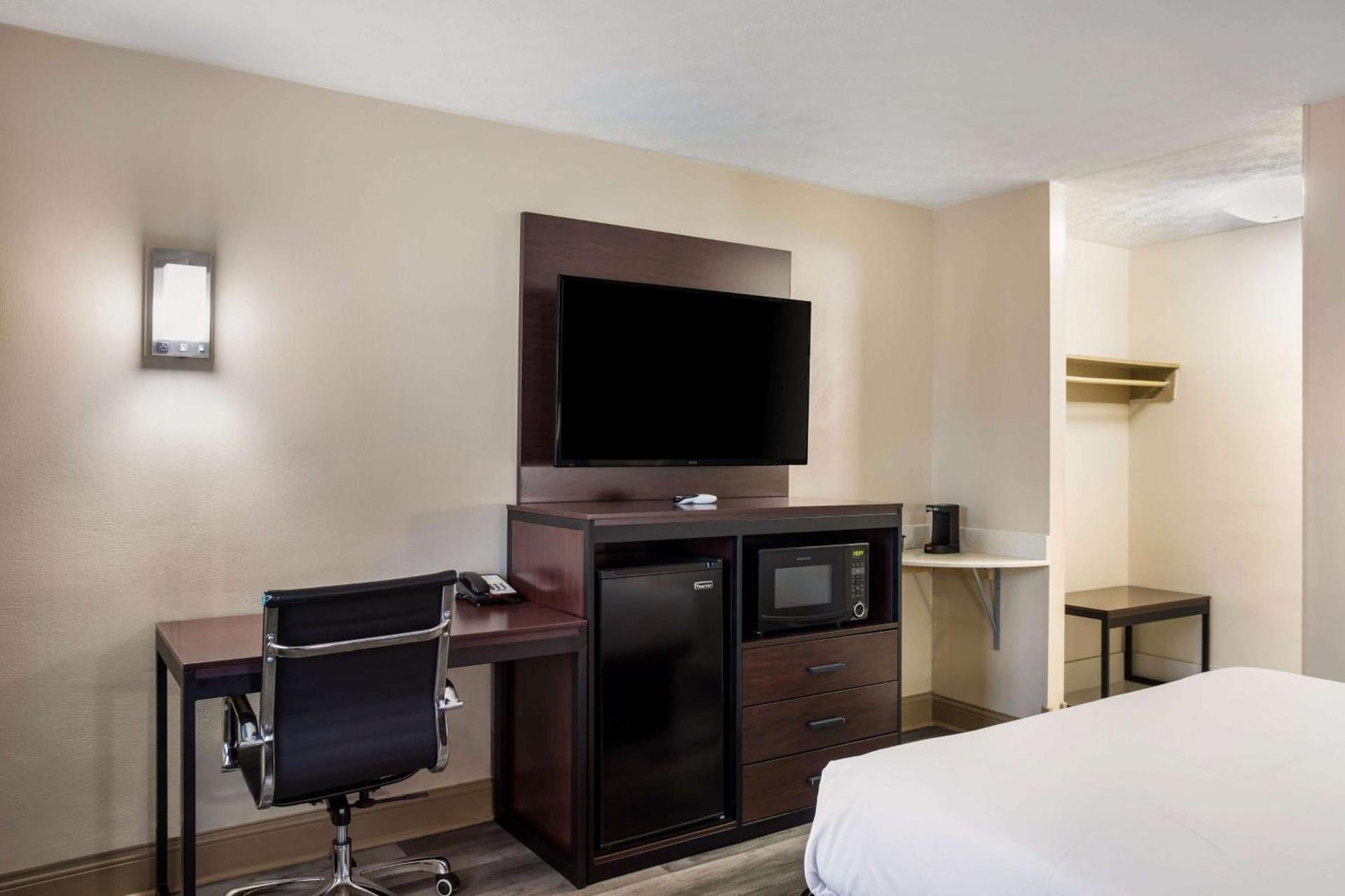 SureStay Hotel by Best Western Bardstown General Nelson photo 17