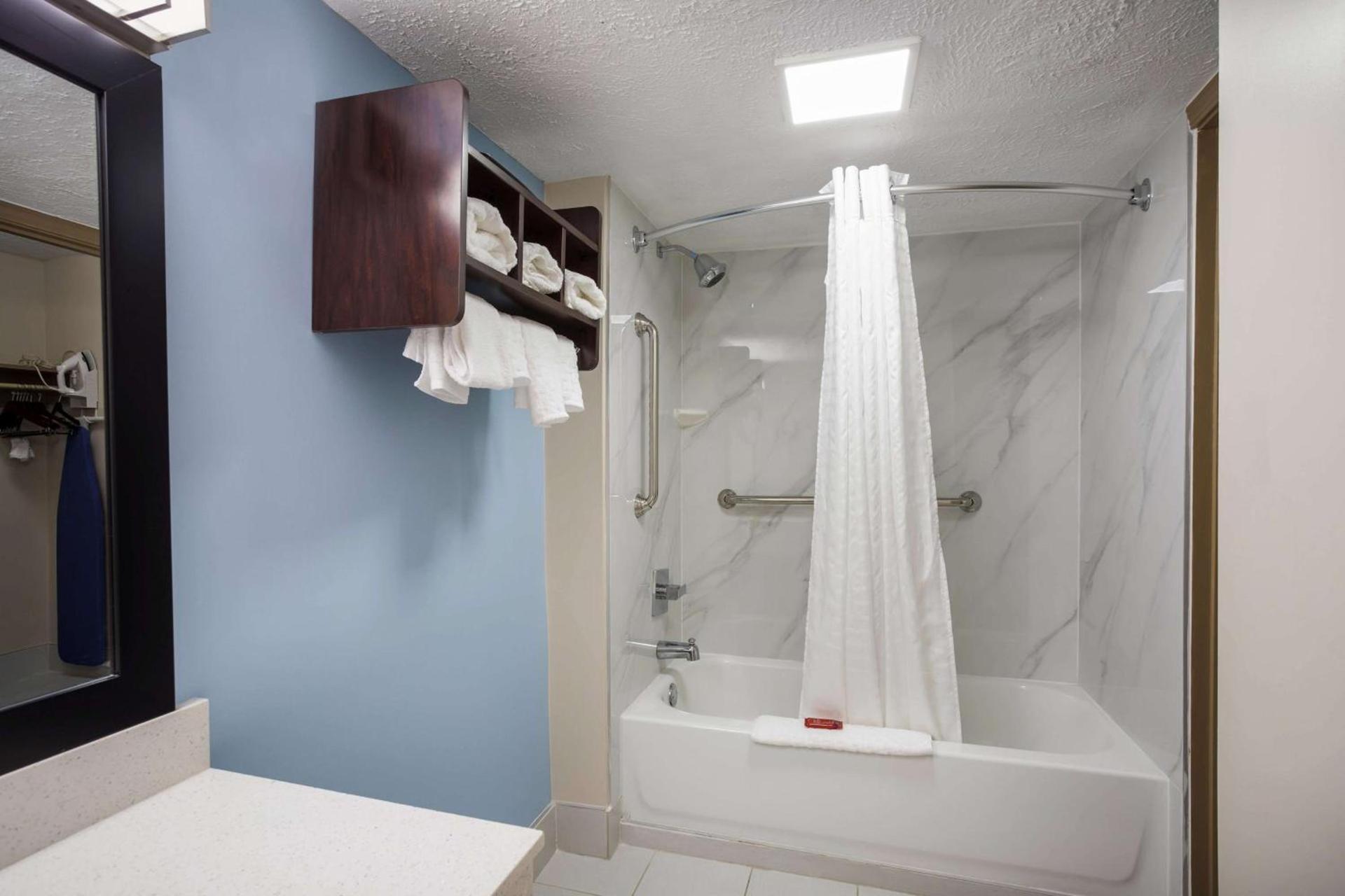 SureStay Hotel by Best Western Bardstown General Nelson photo 18