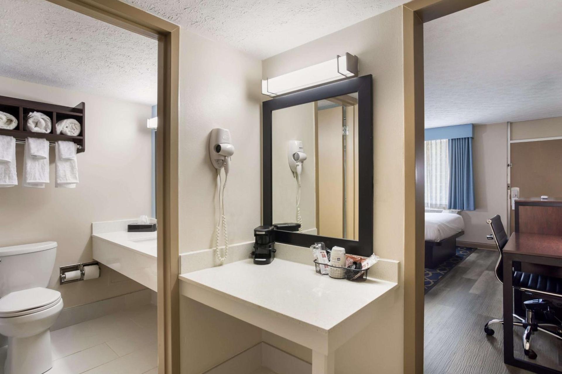SureStay Hotel by Best Western Bardstown General Nelson photo 23