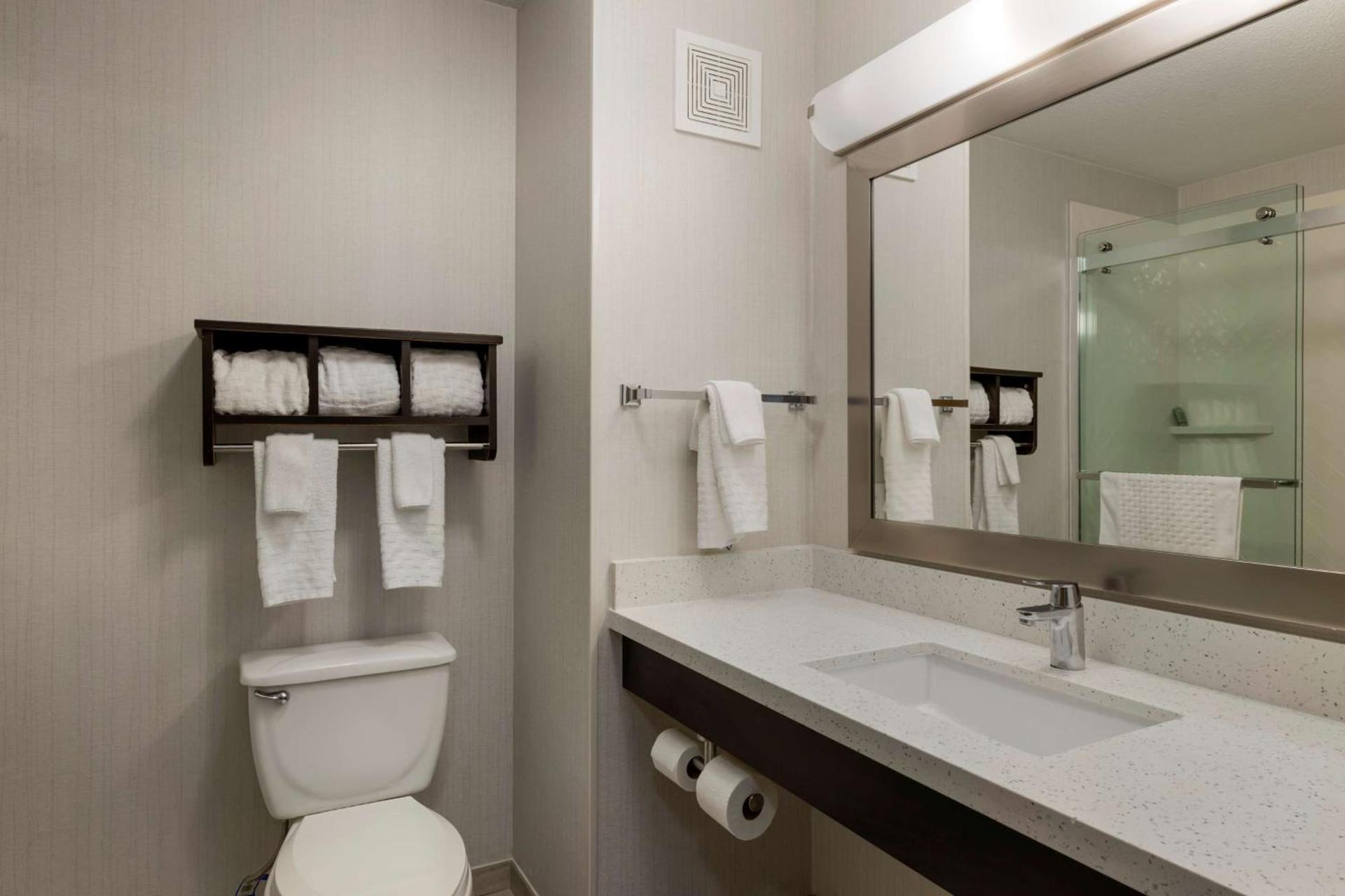 Best Western Watertown Inn & Suites photo 24