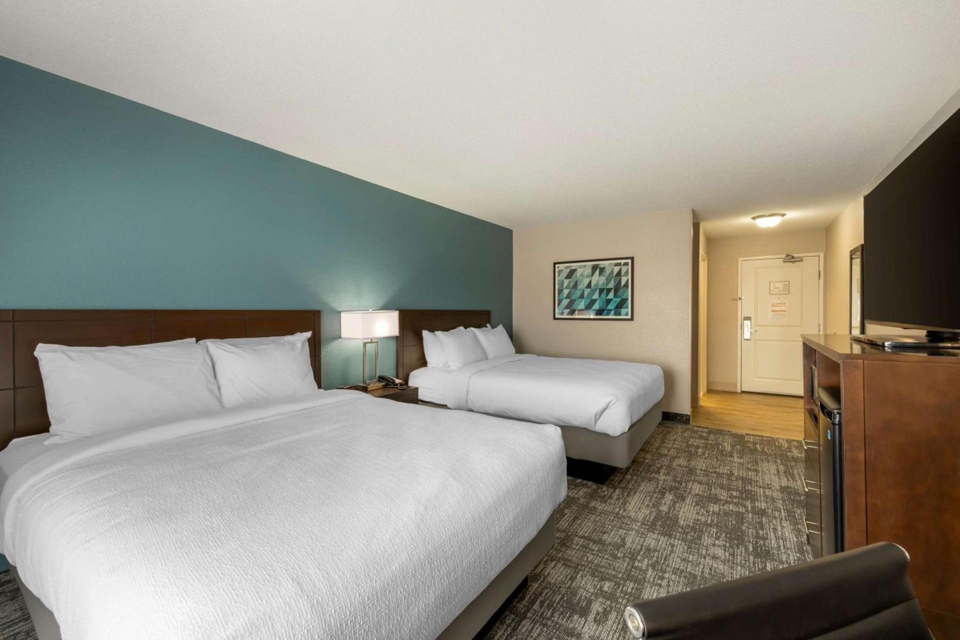 Best Western Watertown Inn & Suites photo 19