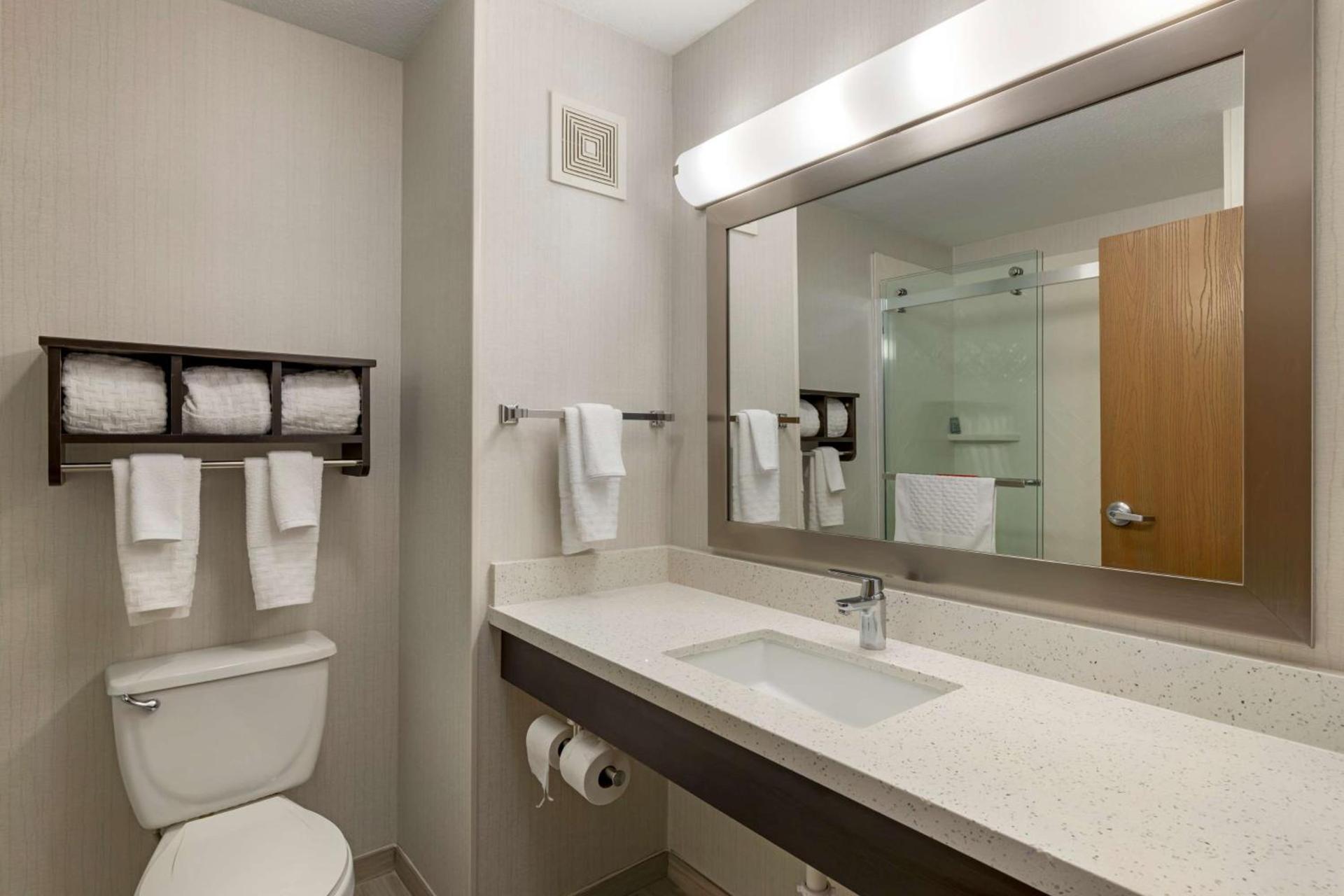 Best Western Watertown Inn & Suites photo 25