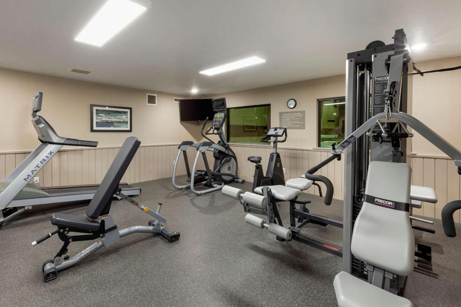 Best Western Watertown Inn & Suites photo 9