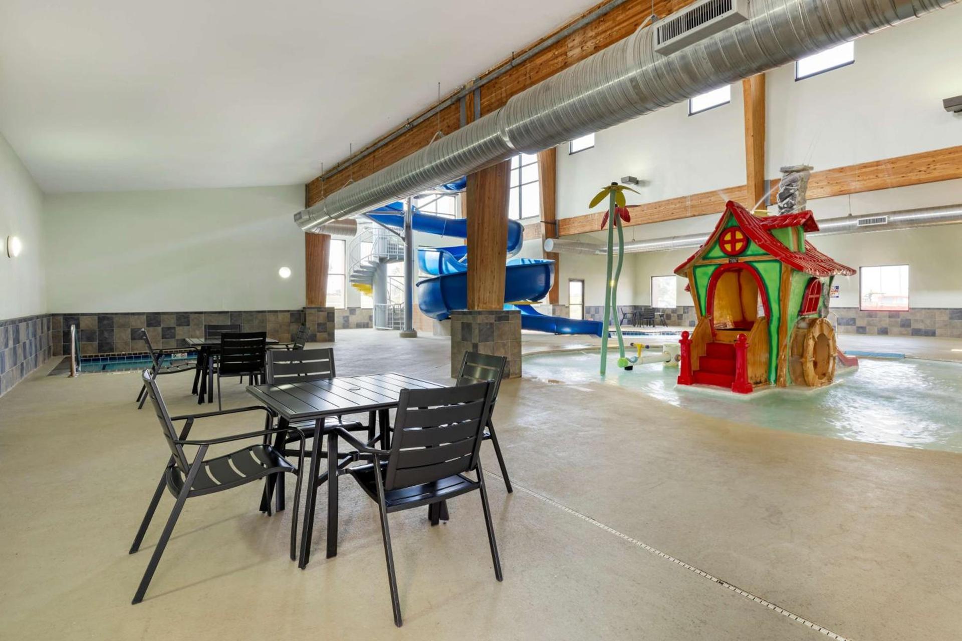 Best Western Watertown Inn & Suites photo 36