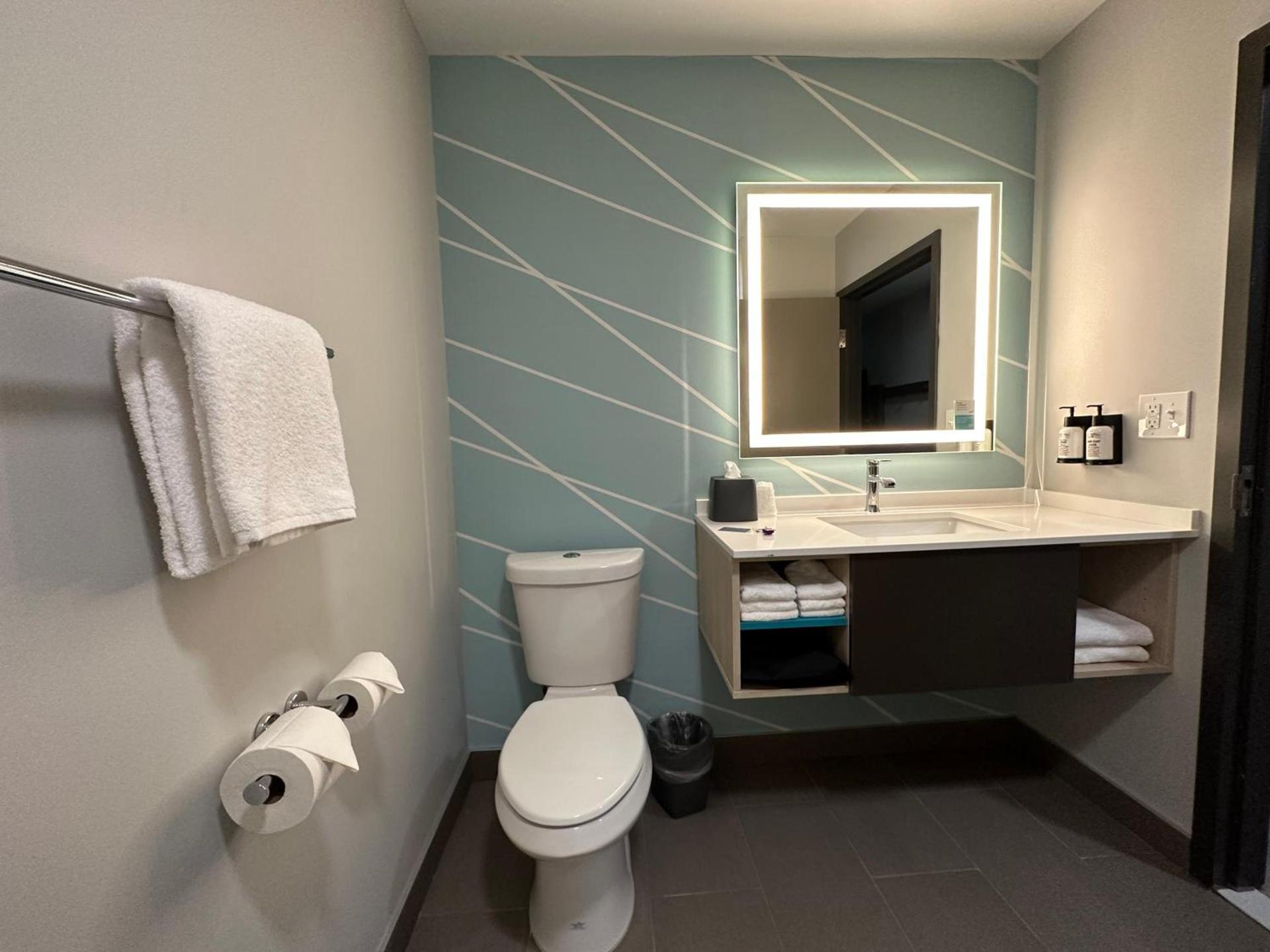 AVID Hotels - Fort Wayne North by IHG photo 2