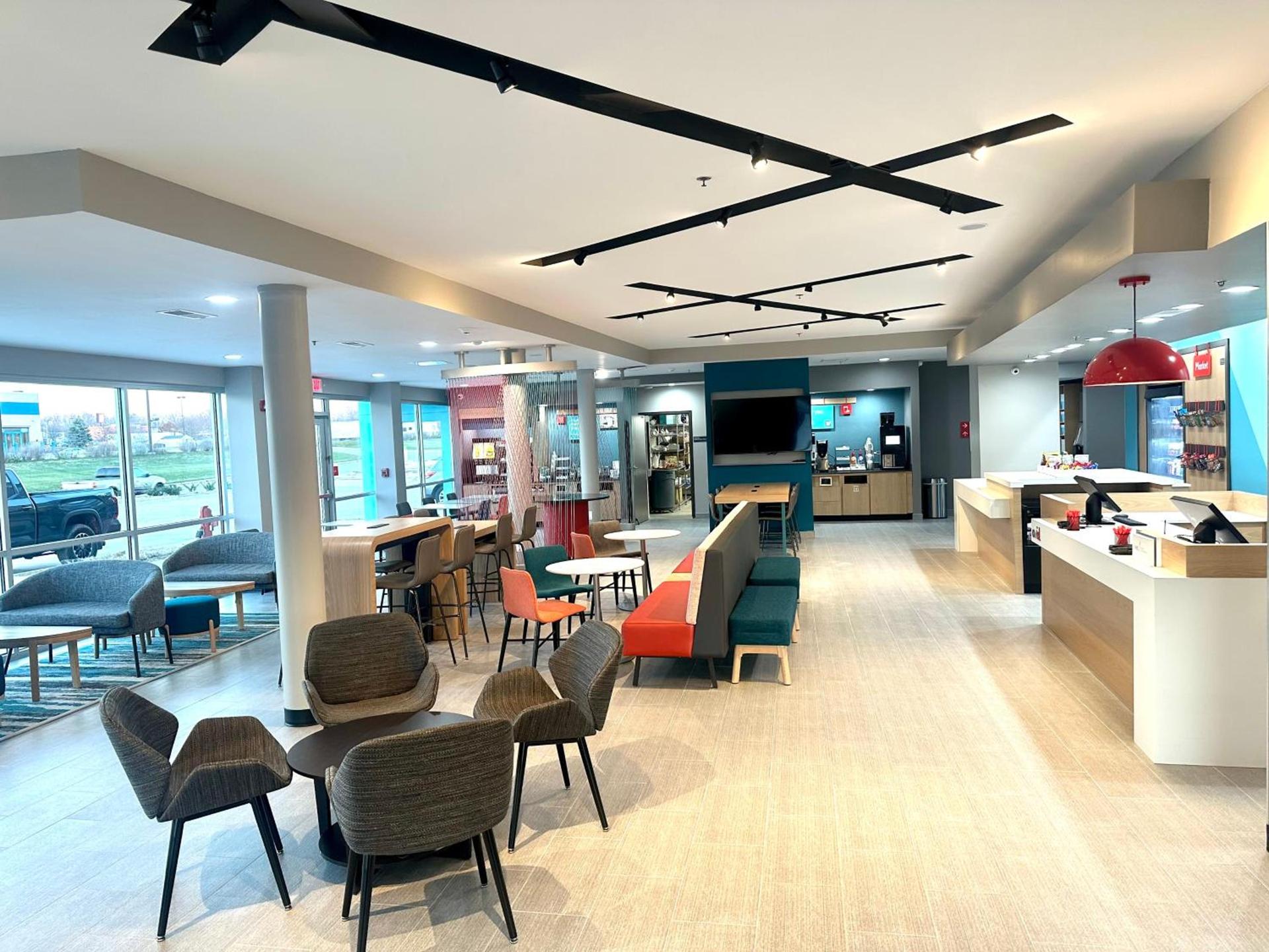 AVID Hotels - Fort Wayne North by IHG photo 5