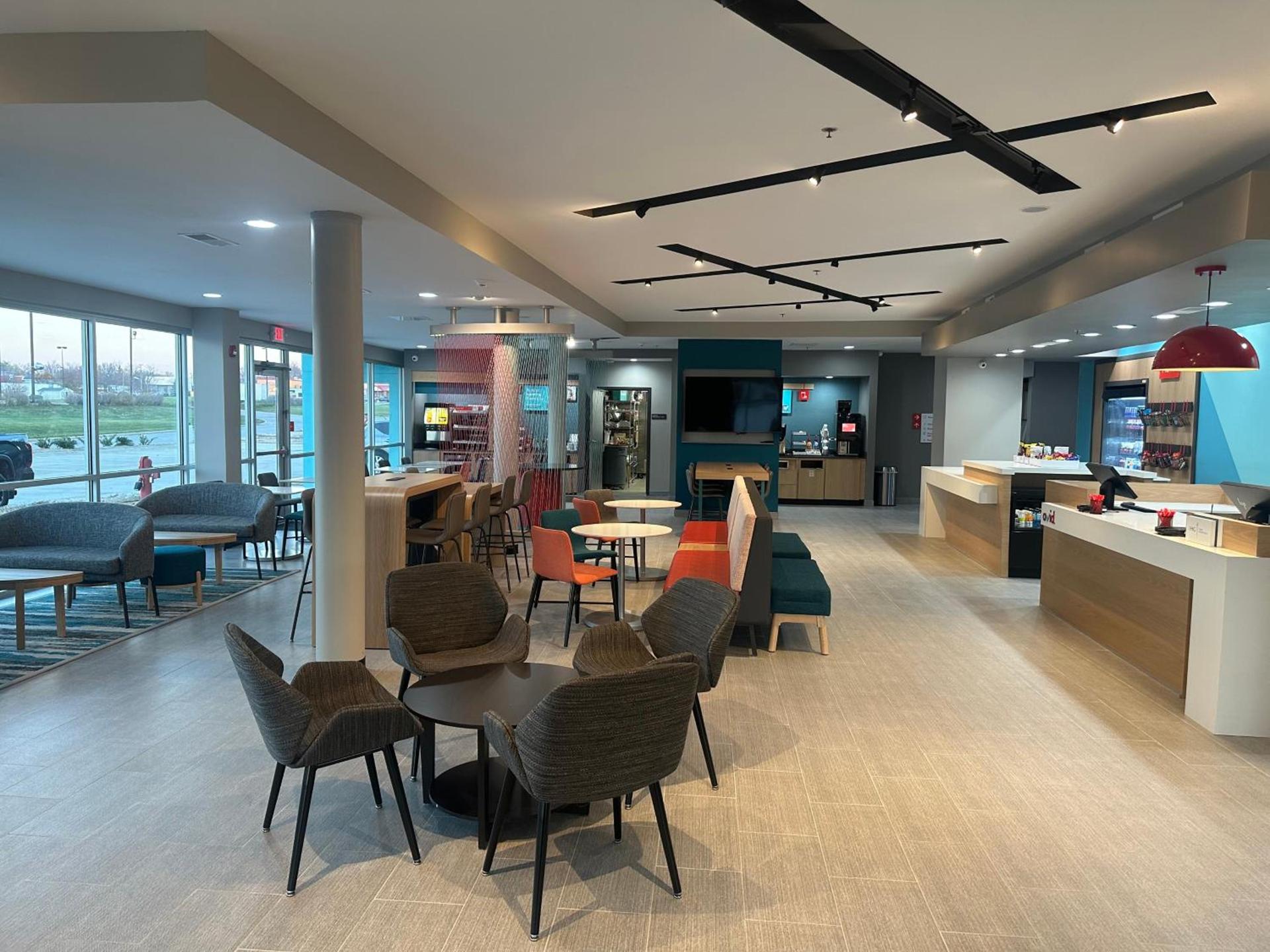 AVID Hotels - Fort Wayne North by IHG photo 14