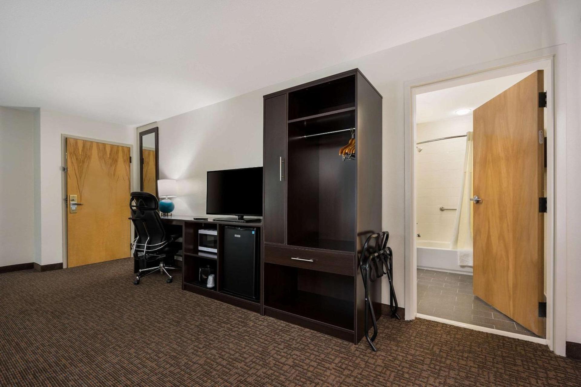 Sleep Inn & Suites Cullman I-65 exit 310 photo 23