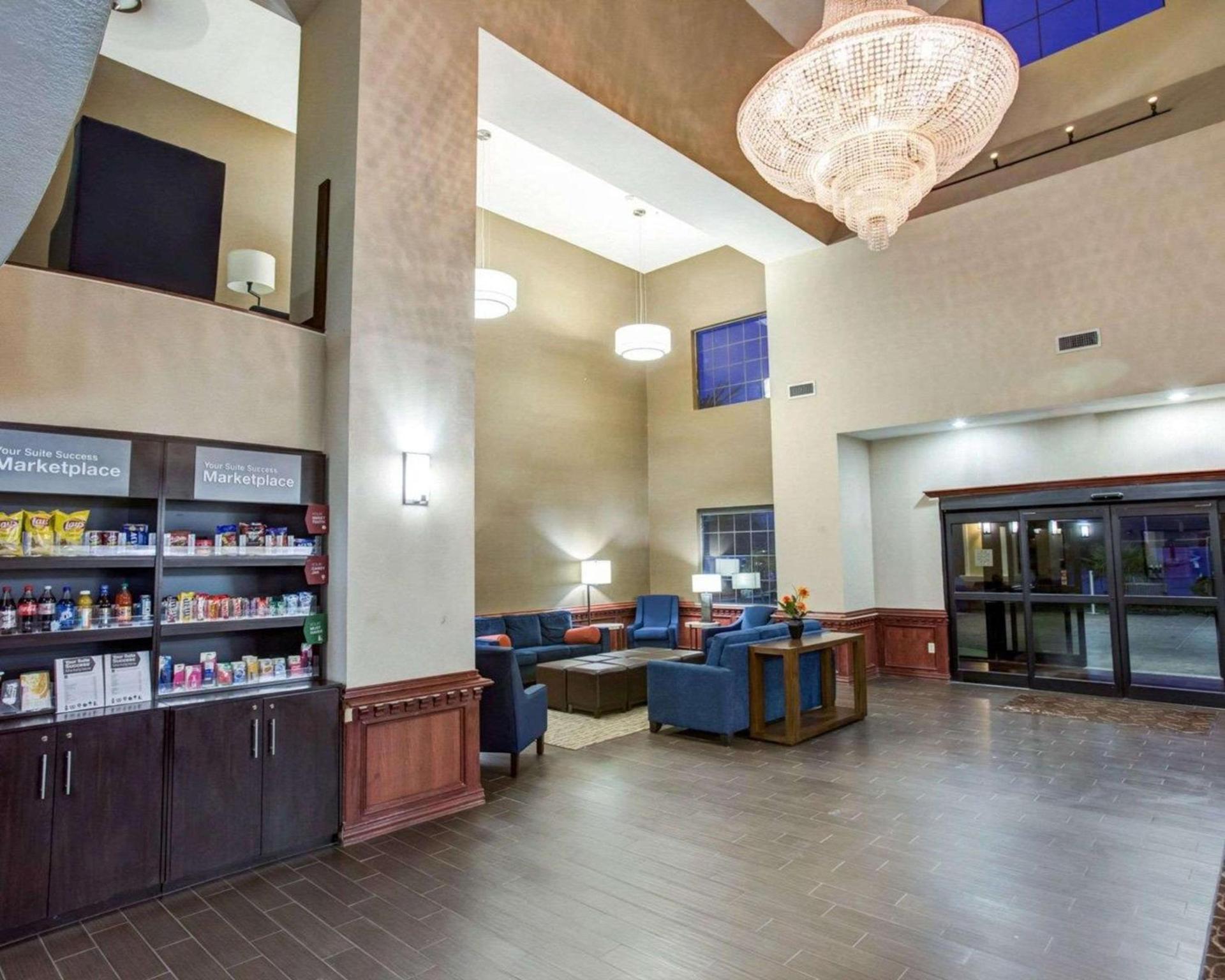 Comfort Suites Idabel photo 9