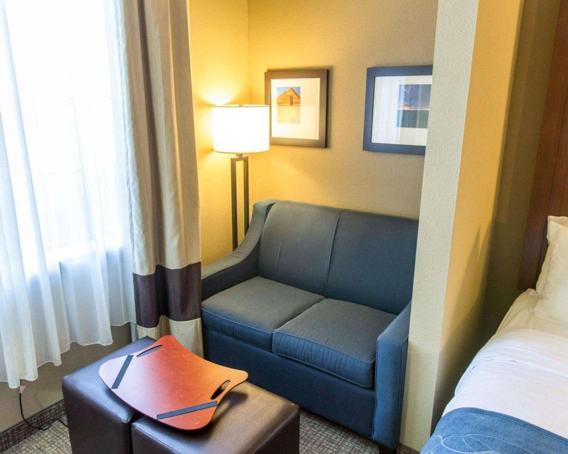 Comfort Suites Idabel photo 18