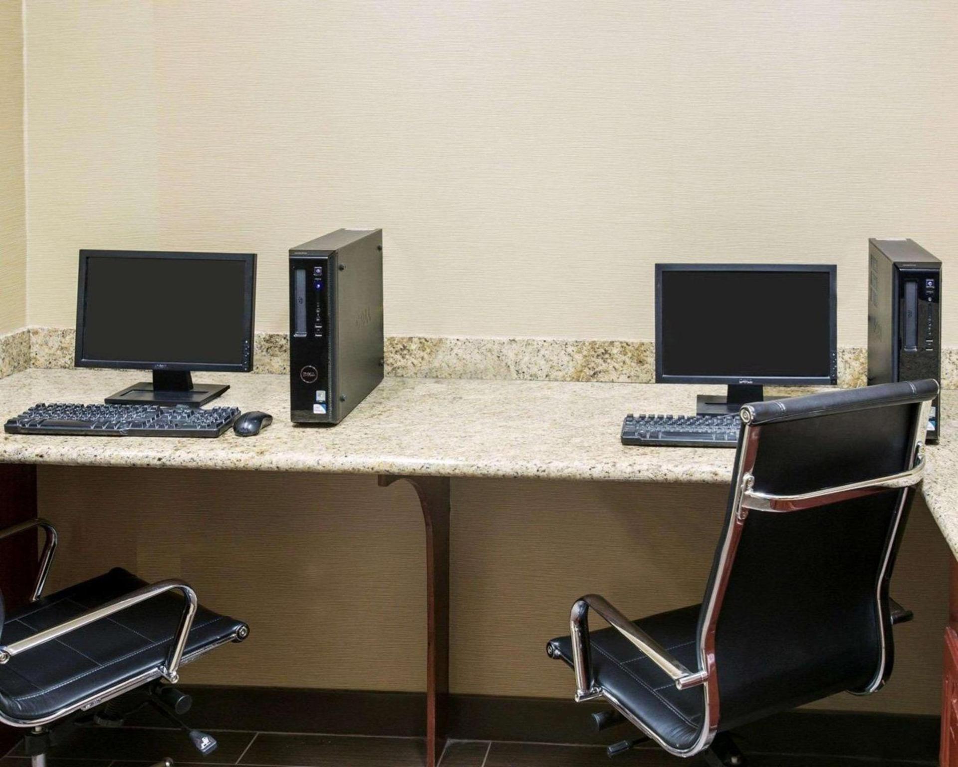 Comfort Suites Idabel photo 28