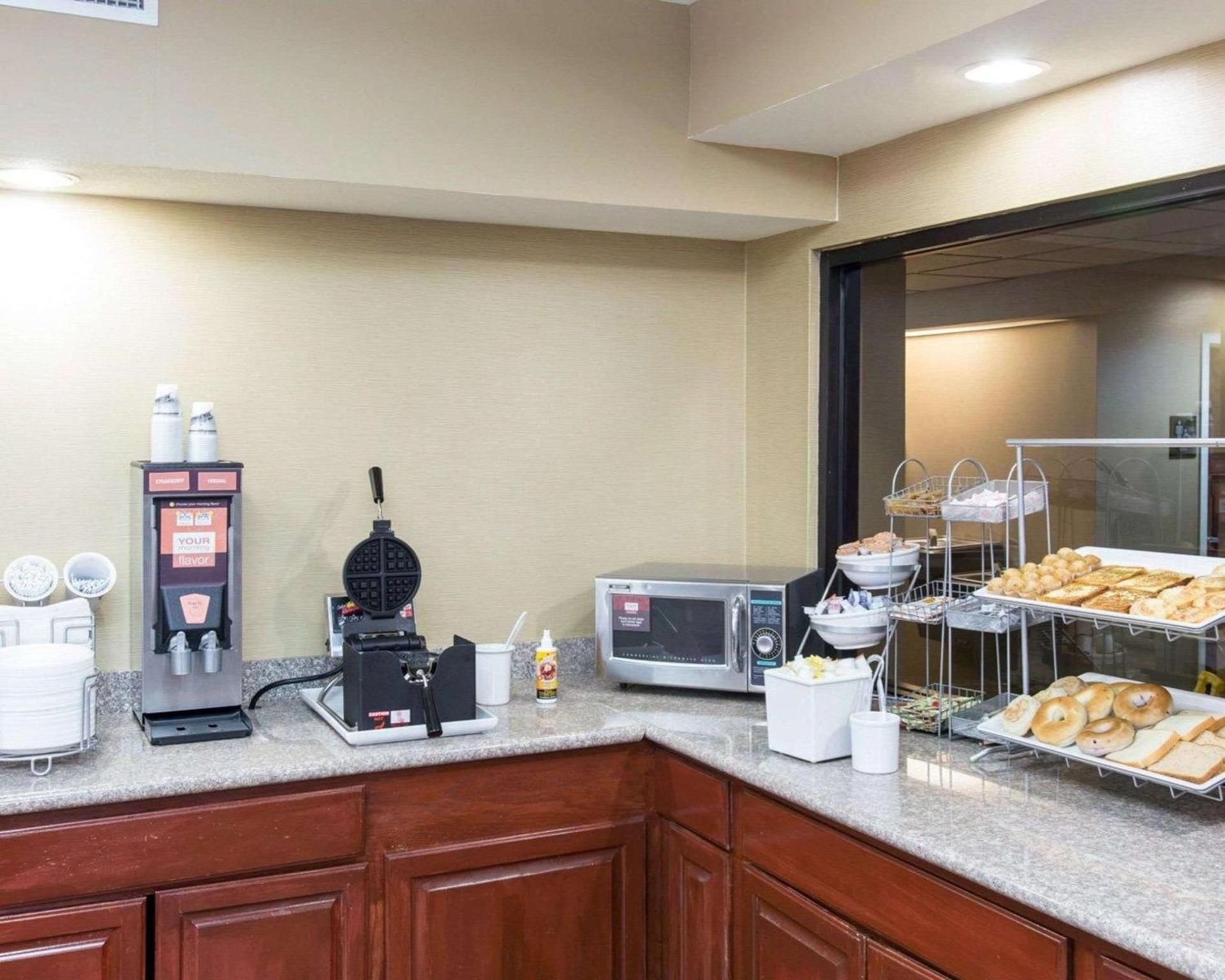 Comfort Suites Idabel photo 37