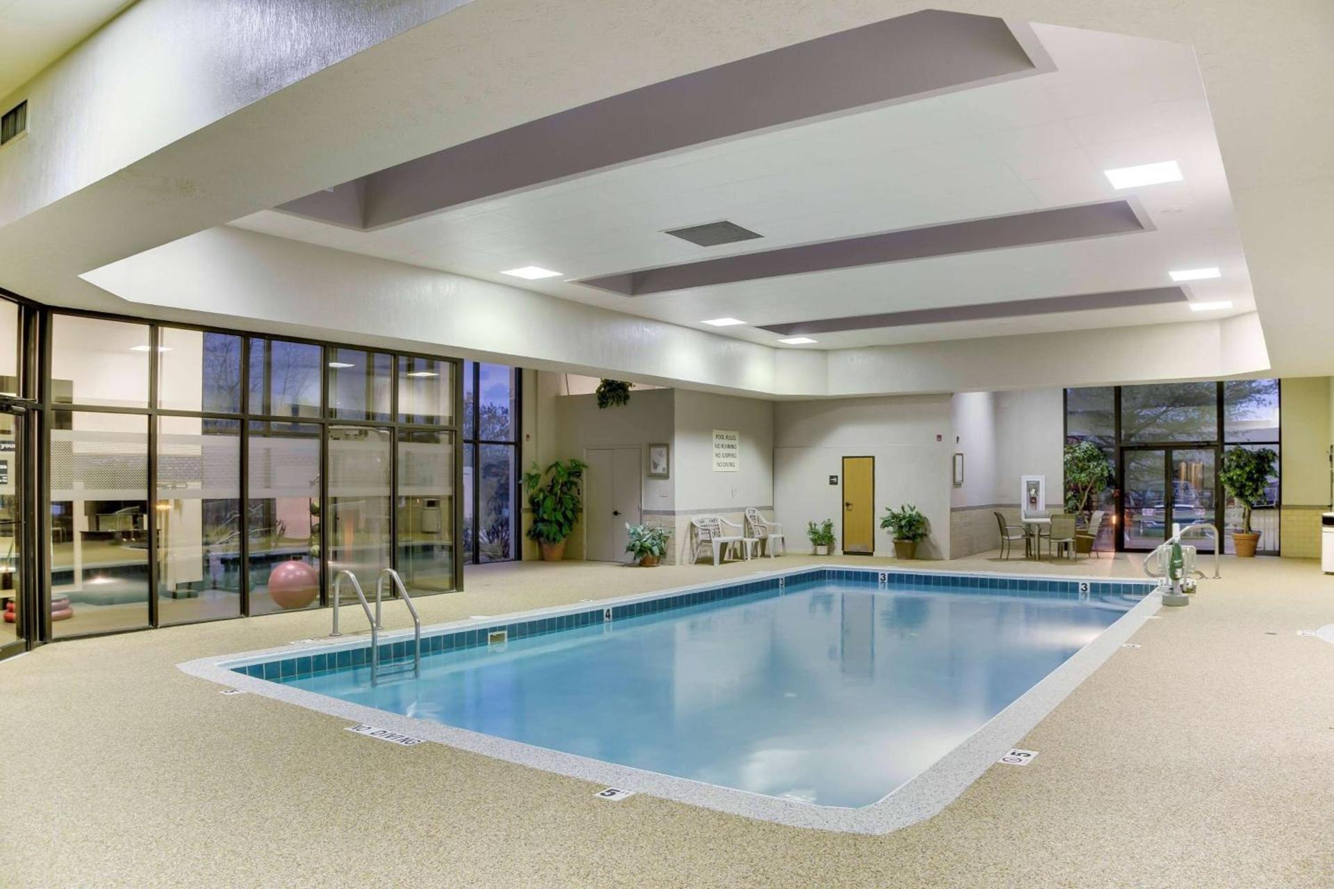 Wingate by Wyndham Cranberry photo 4