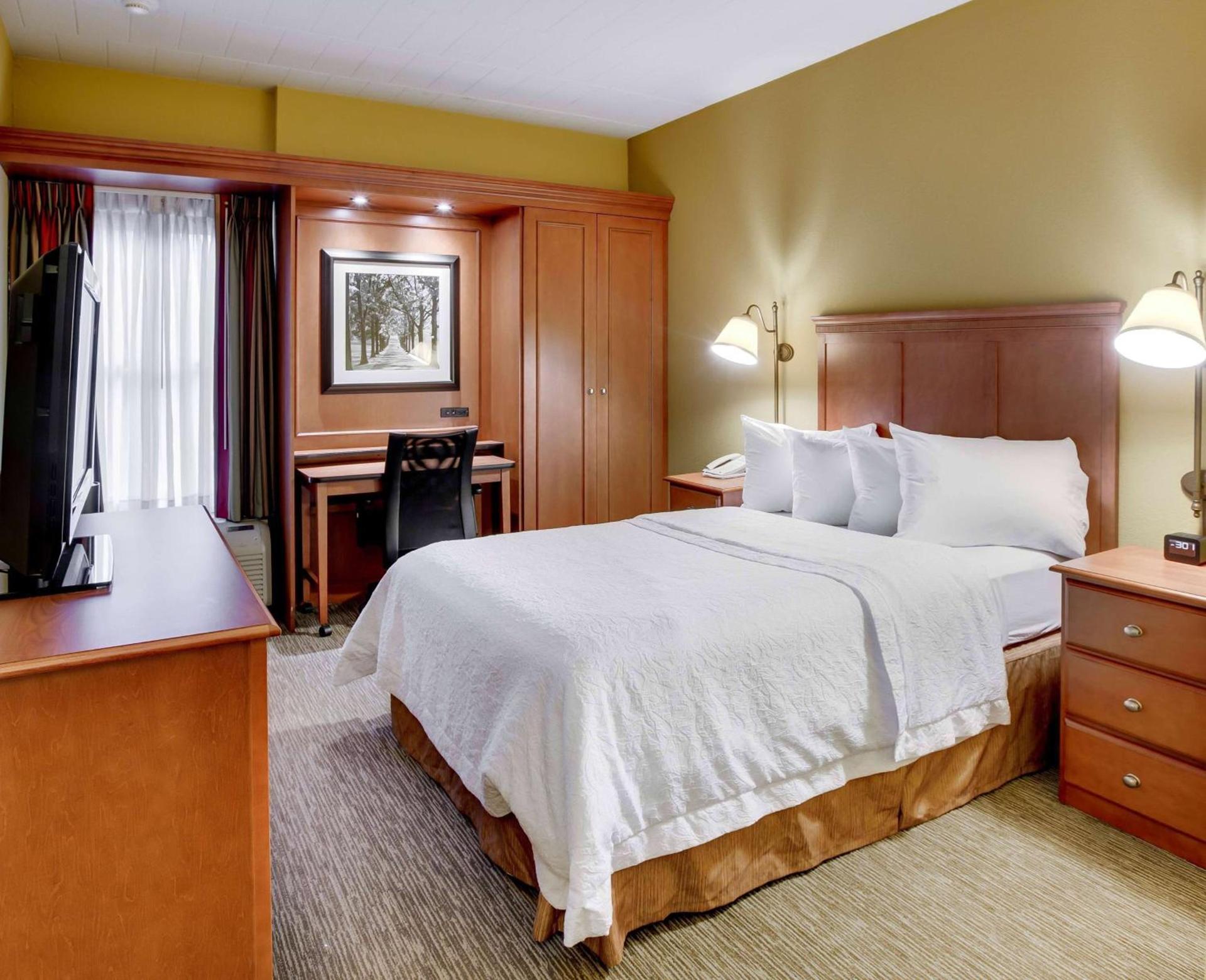 Wingate by Wyndham Cranberry photo 12