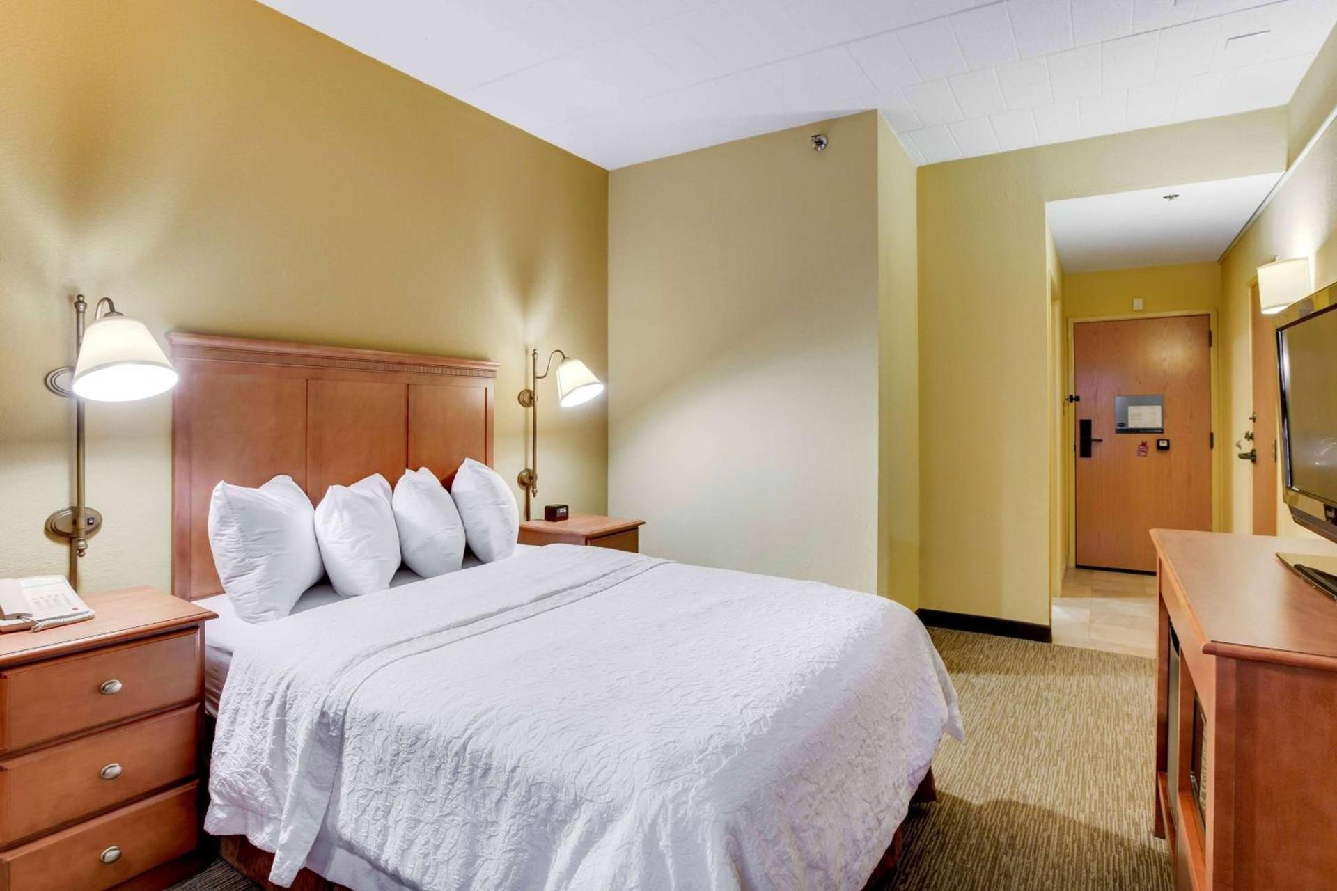 Wingate by Wyndham Cranberry photo 17