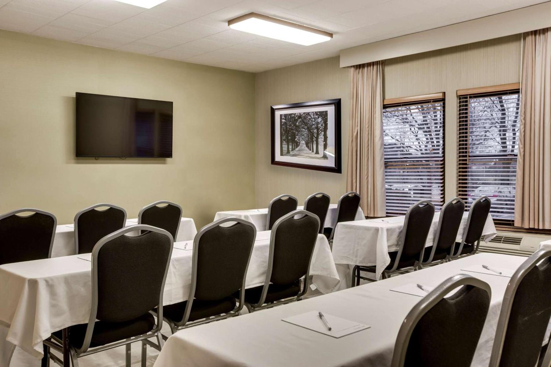 Wingate by Wyndham Cranberry photo 20