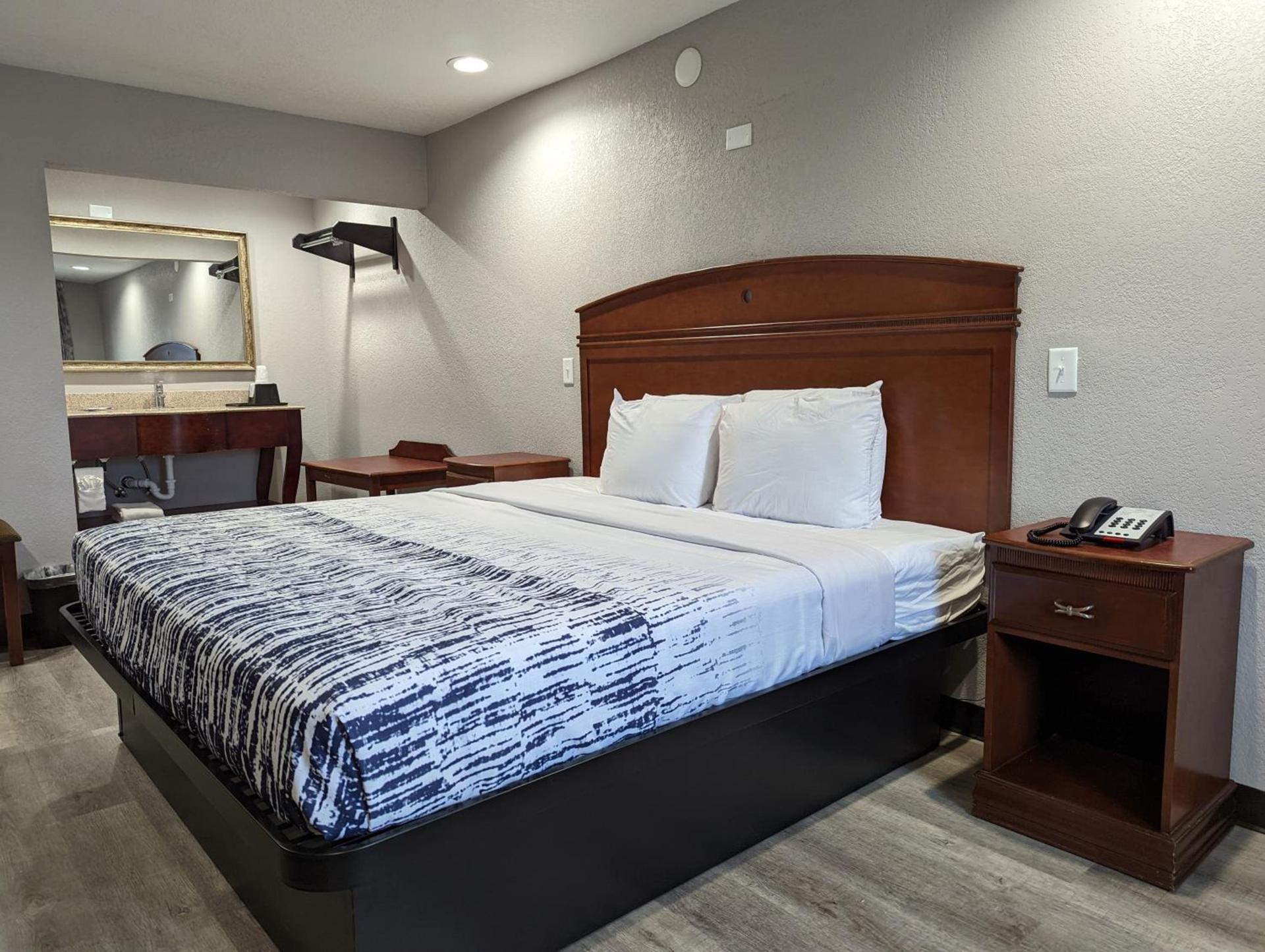 OKC Hotel photo 32