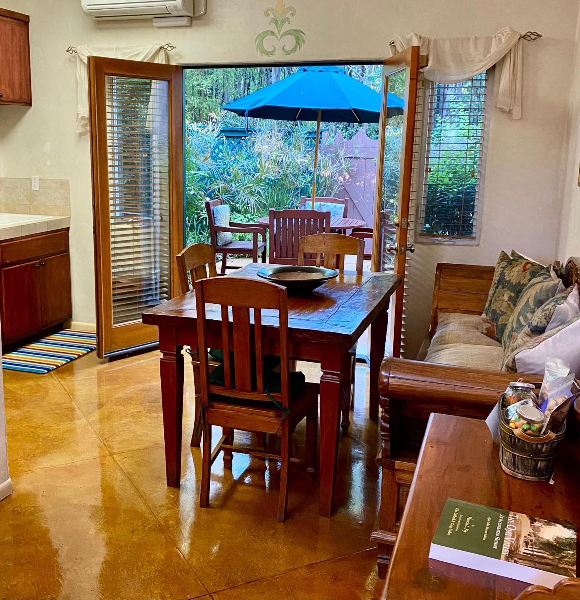 The Emerald Iguana Inn photo 51