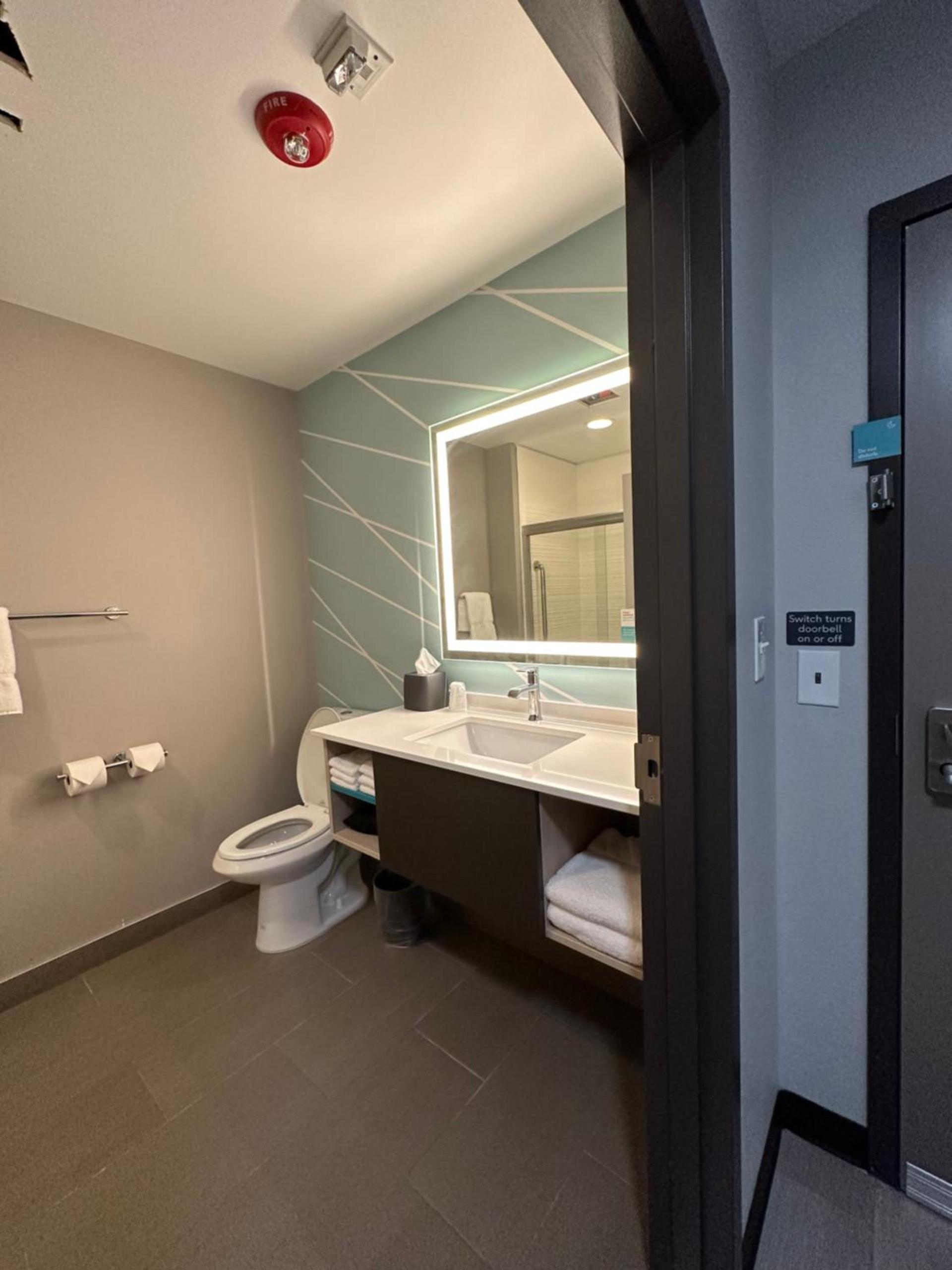 AVID Hotels - Fort Wayne North by IHG photo 26