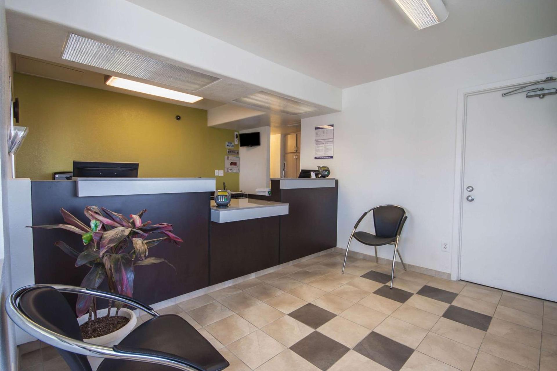 Studio 6-El Paso, TX - East photo 17