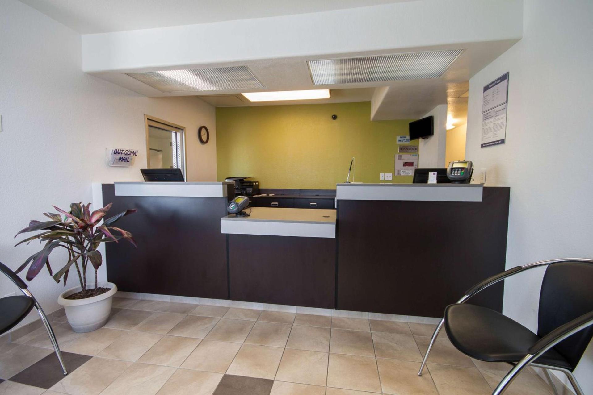 Studio 6-El Paso, TX - East photo 18