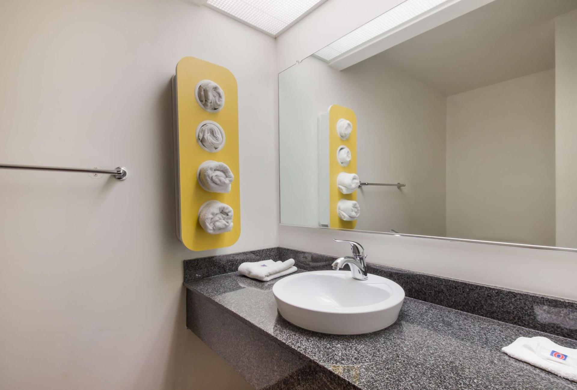 Motel 6-Rothschild, WI photo 8
