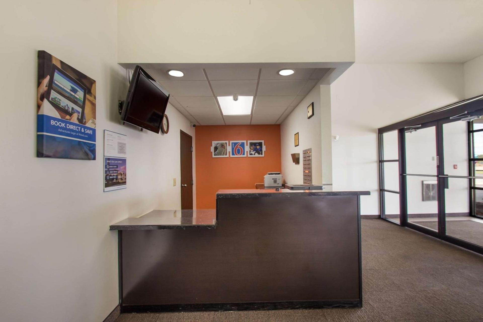 Motel 6-Rothschild, WI photo 21