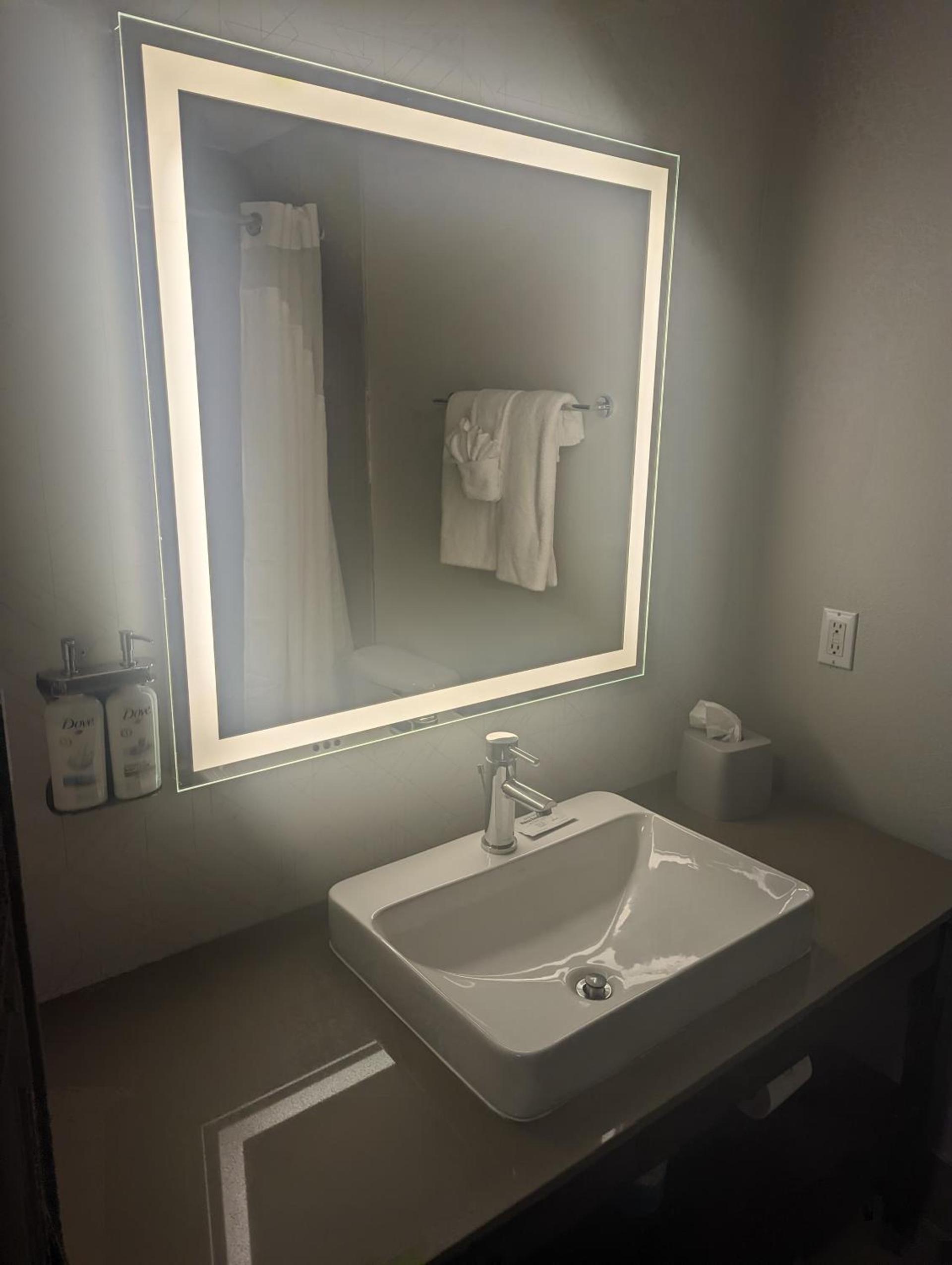 Holiday Inn Express & Suites Salt Lake City N - Bountiful photo 49