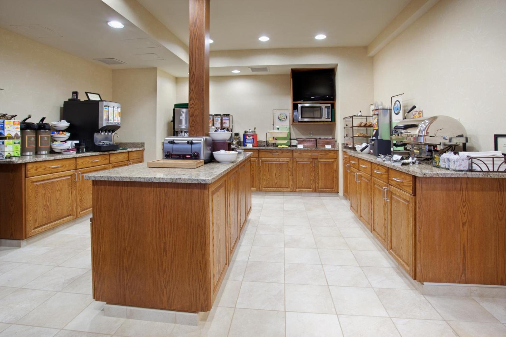 Country Inn & Suites by Radisson, Greeley, CO photo 18