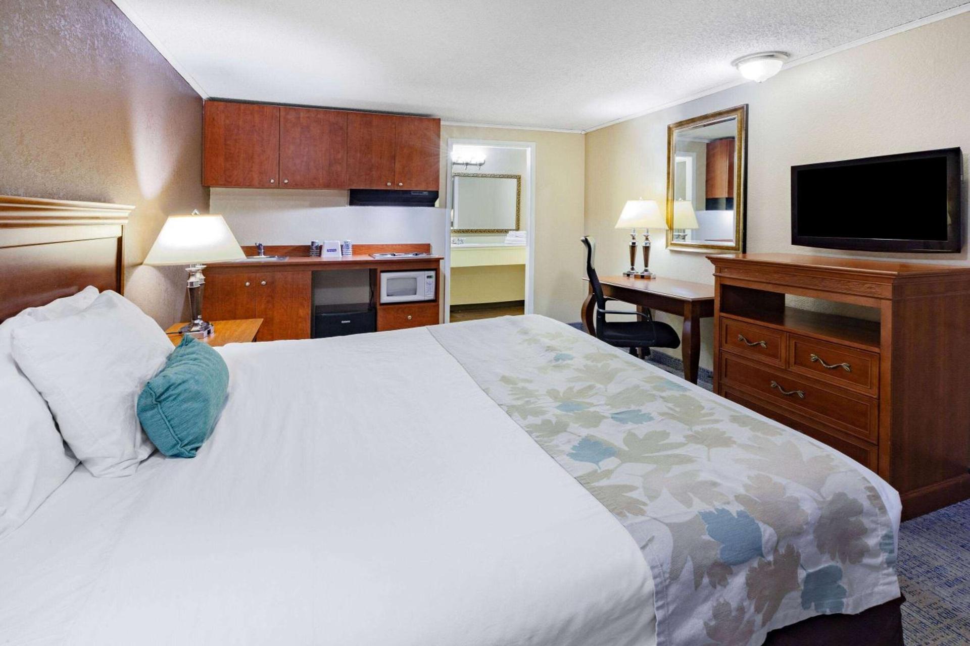 Travelodge by Wyndham Monroe photo 8