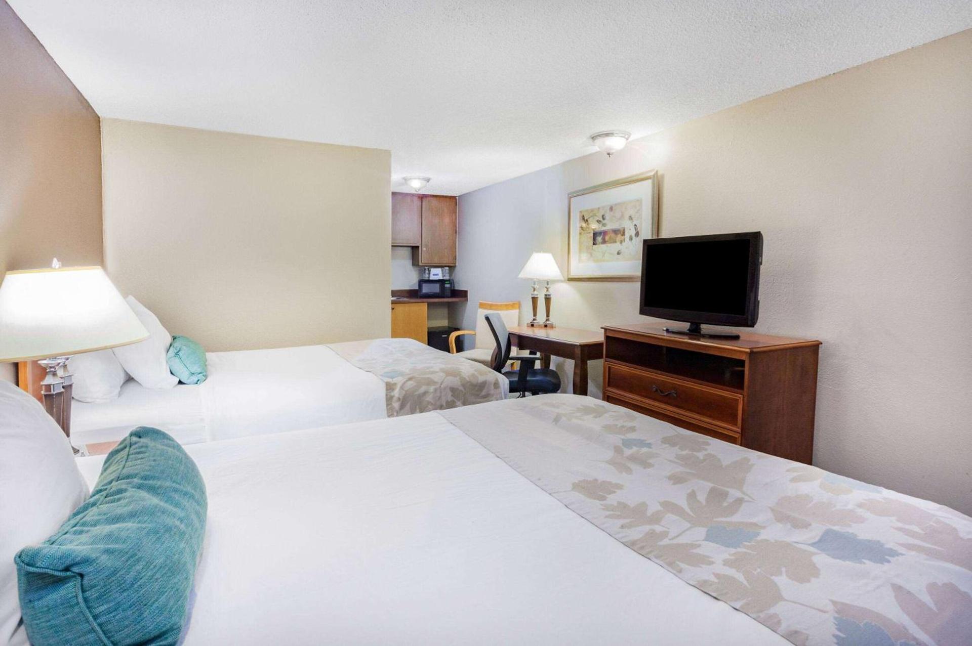 Travelodge by Wyndham Monroe photo 11
