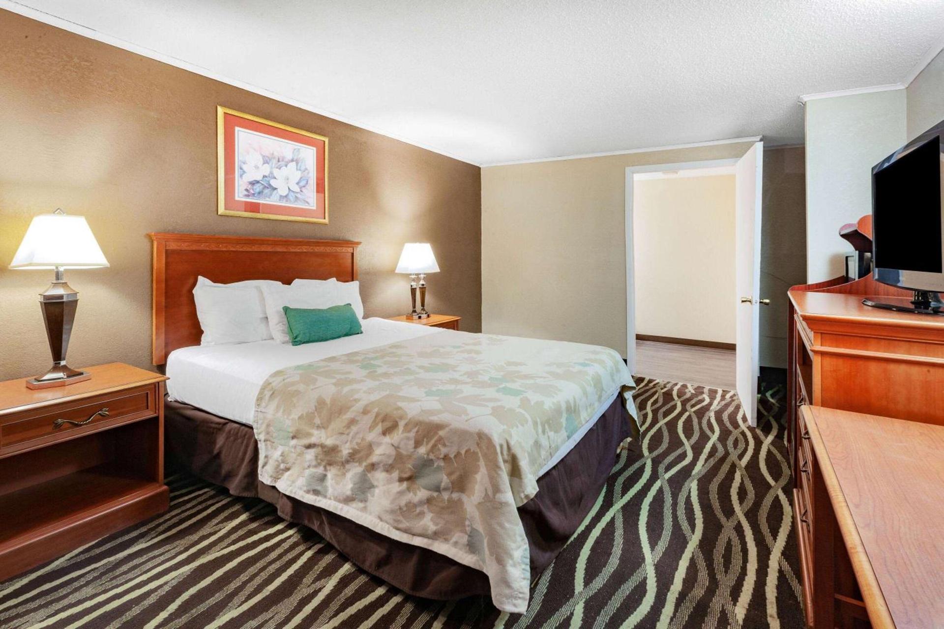 Travelodge by Wyndham Monroe photo 31