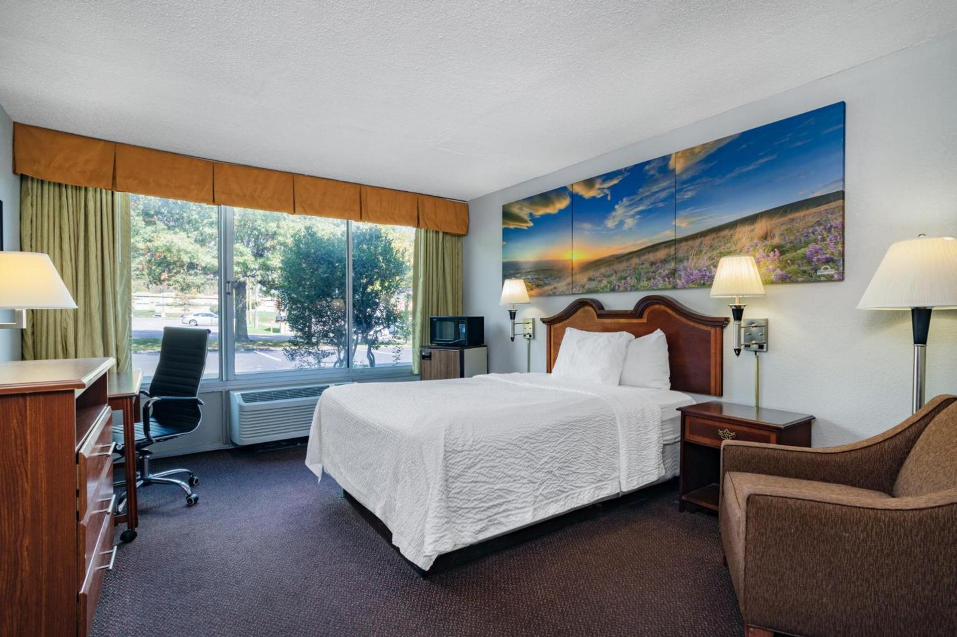 Days Inn by Wyndham Cambridge photo 38