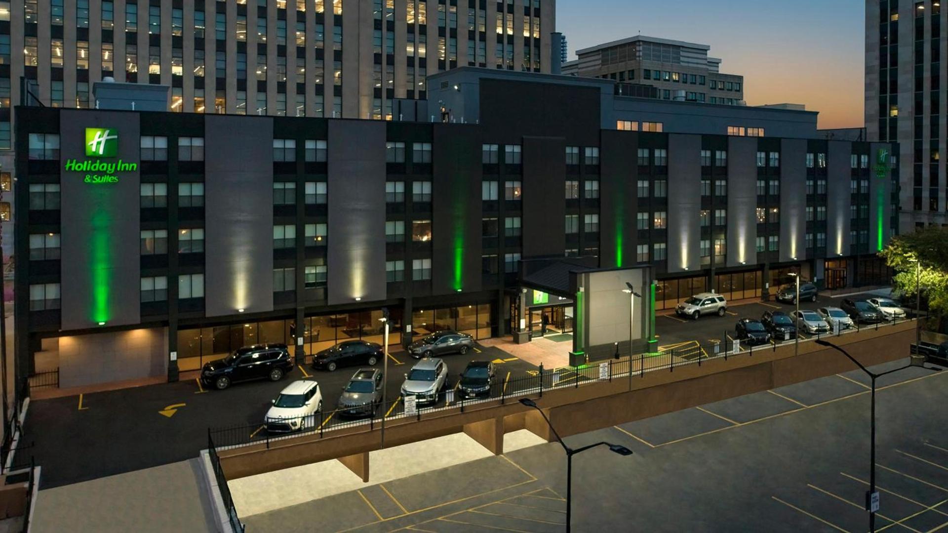 Holiday Inn & Suites Chicago-Downtown by IHG photo 37