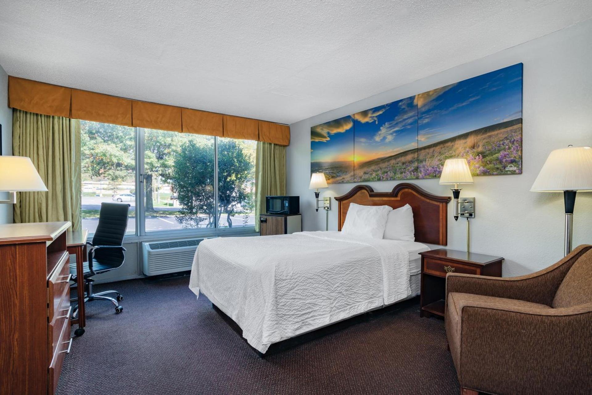Days Inn by Wyndham Cambridge photo 41