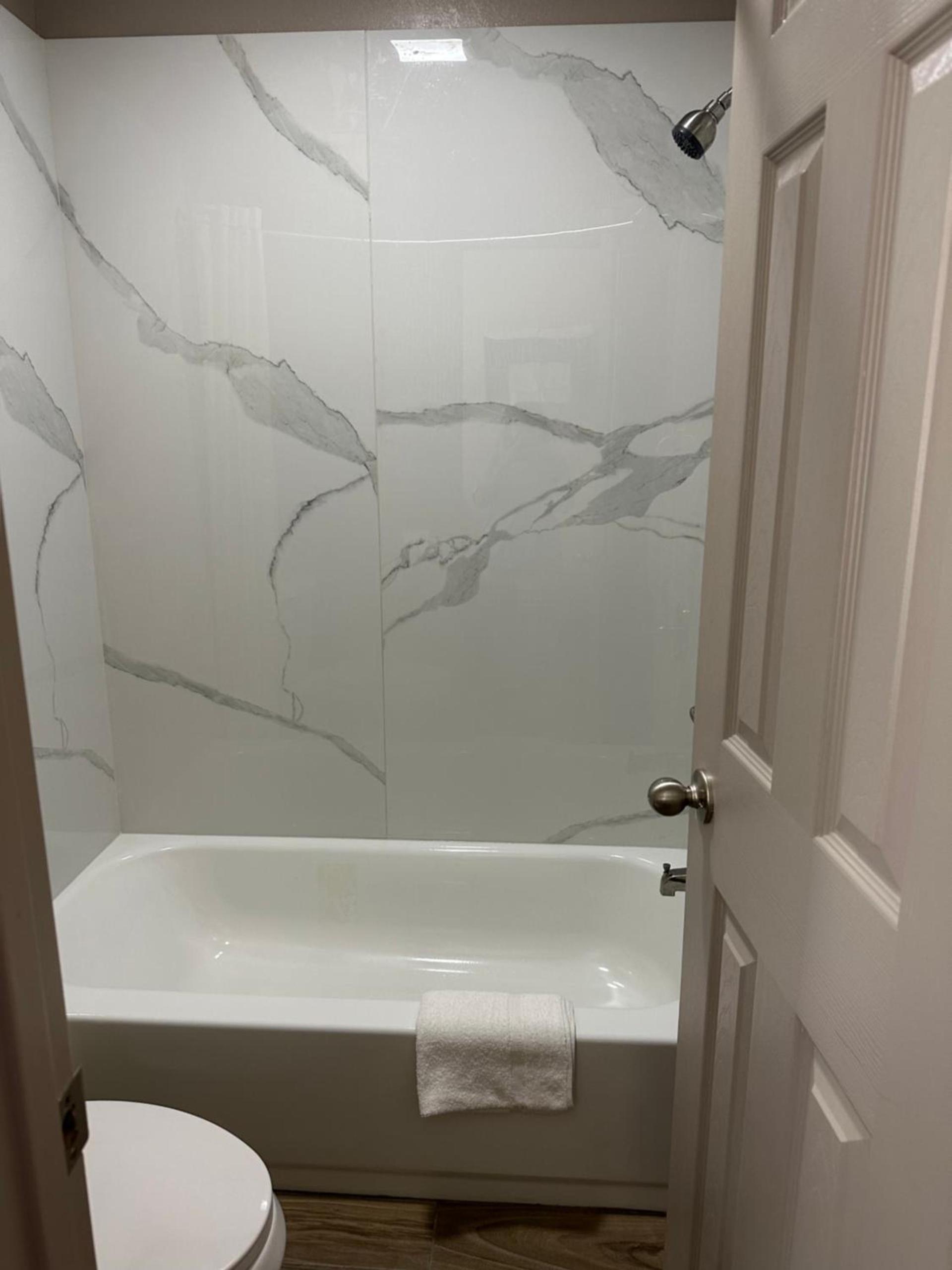 Express inn Hartselle photo 23