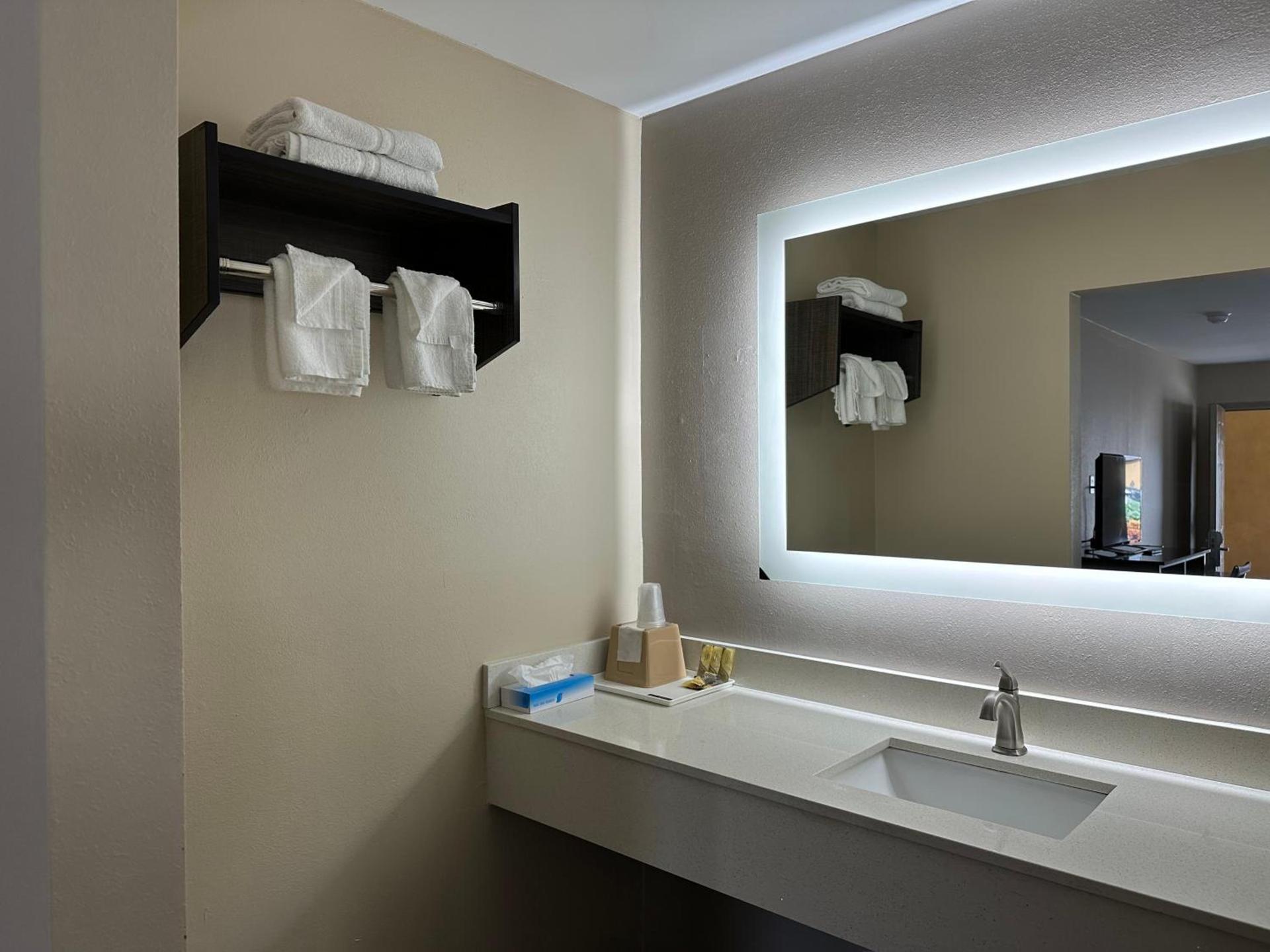 Express inn Hartselle photo 7
