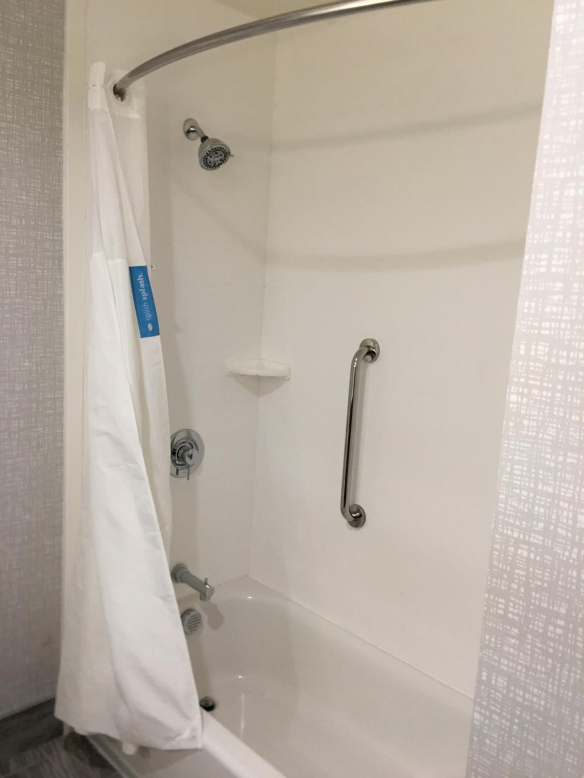 Hampton Inn Old Bridge NJ photo 21