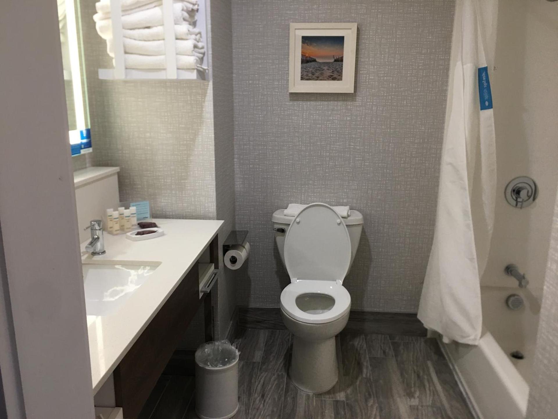 Hampton Inn Old Bridge NJ photo 15