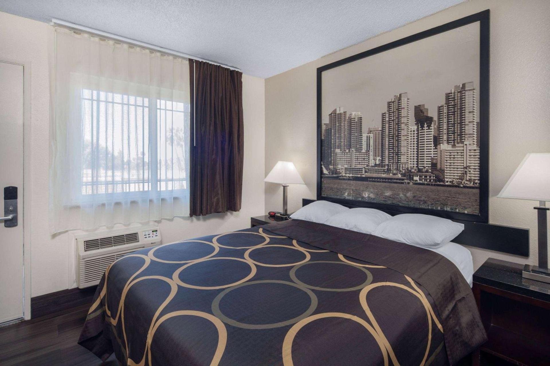 Super 8 by Wyndham San Diego Hotel Circle photo 23