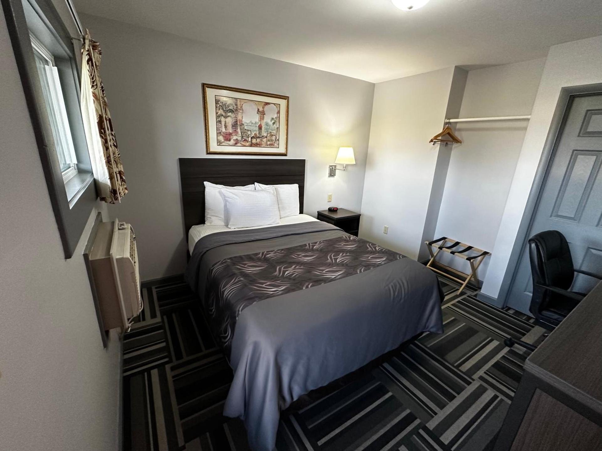 Relax Inn - Saginaw photo 5