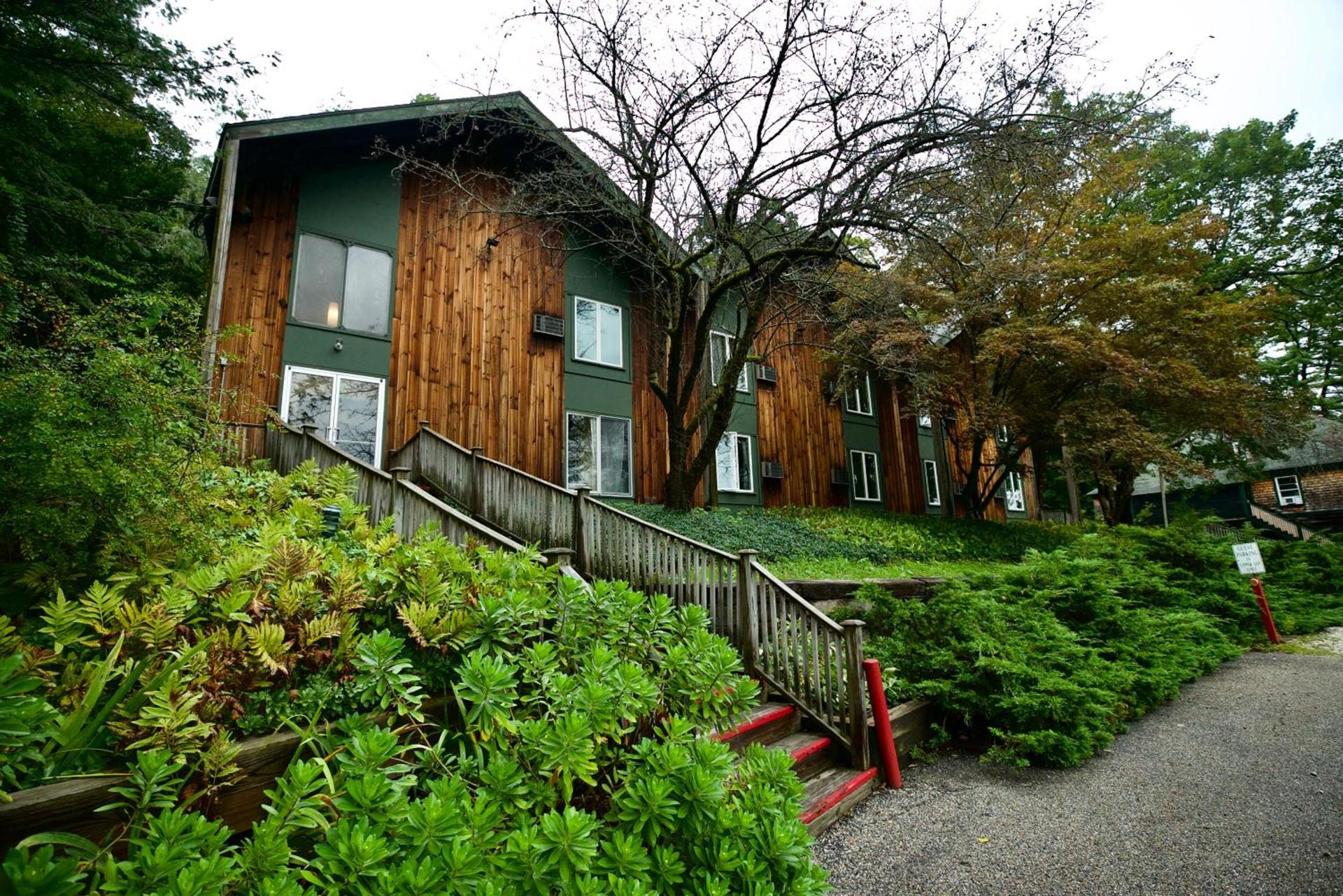 Apple Tree Inn photo 92