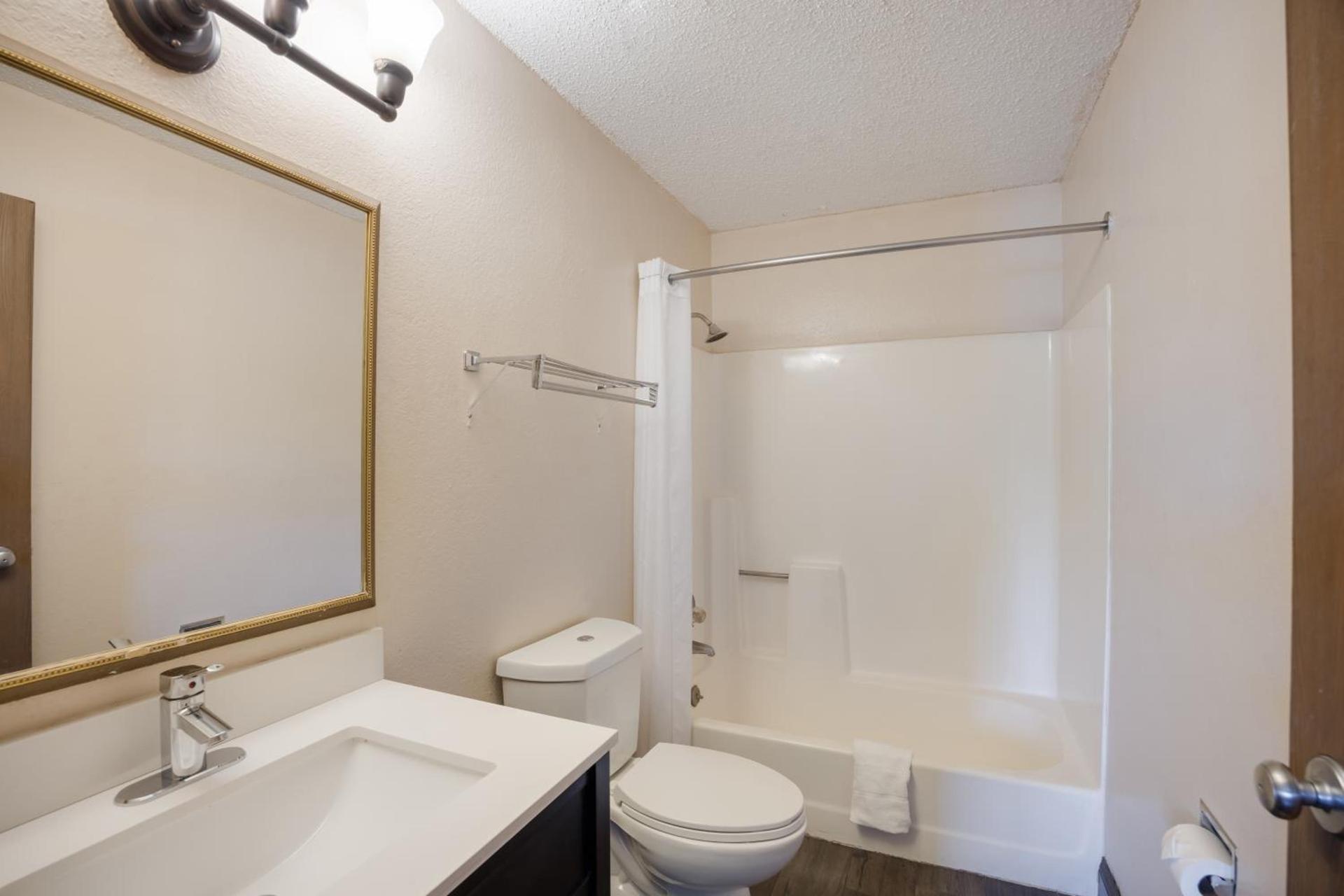Rodeway Inn photo 48