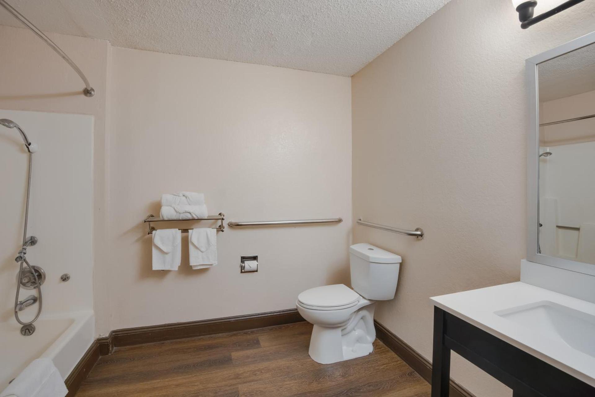 Rodeway Inn photo 51